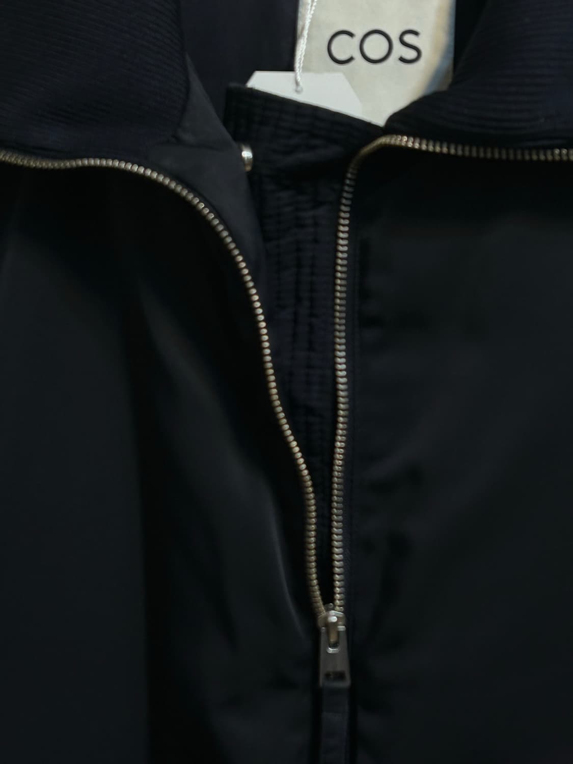 코스 퍼프 슬리브 하이넥 패딩 상품이미지4