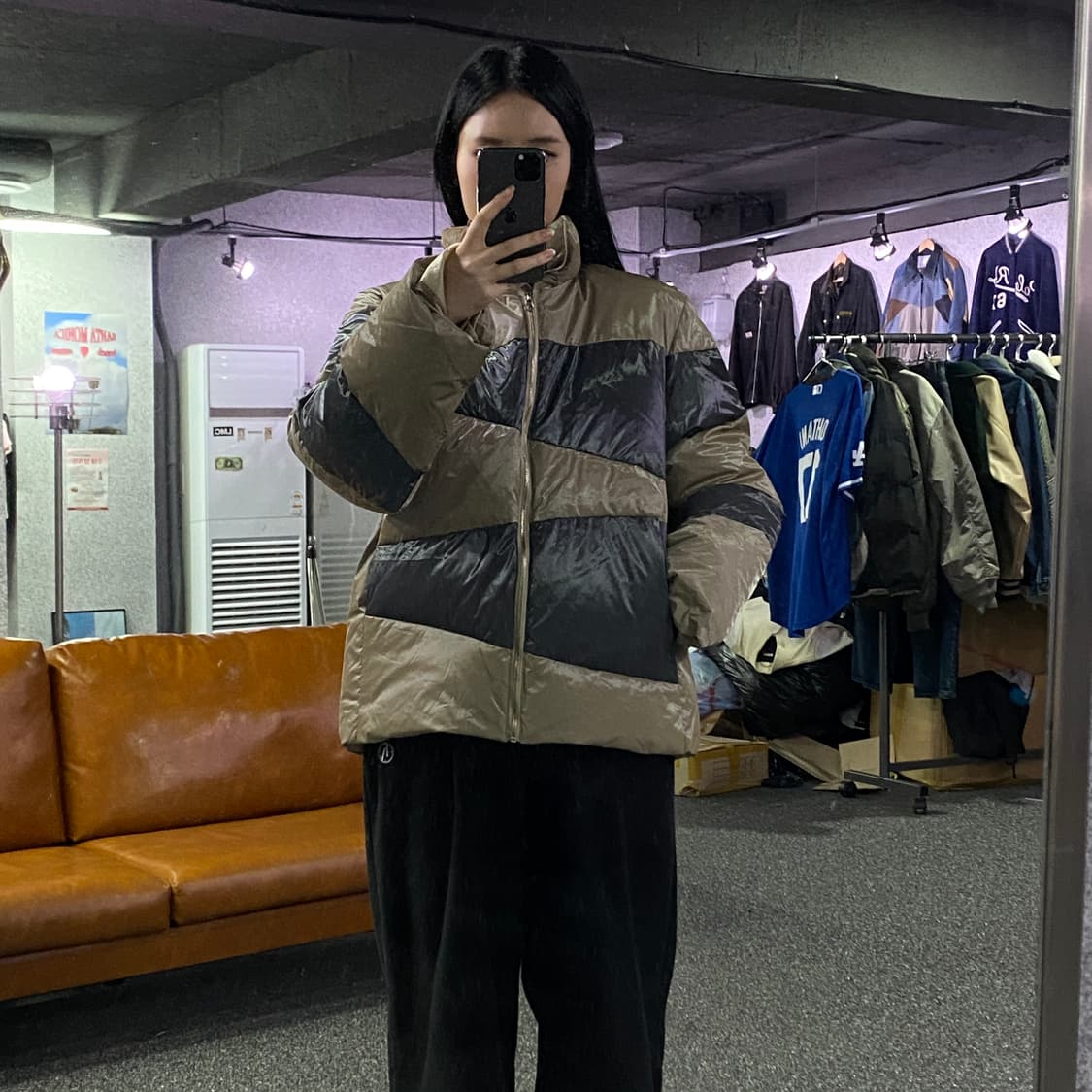 Yie Yie 배색 레더 다운 숏 패딩 B3108  상품이미지1