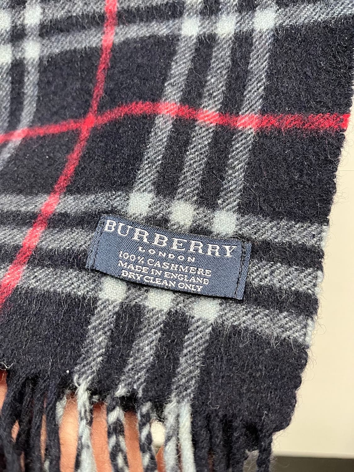 버버리 네이비 캐시미어 머플러  상품이미지2