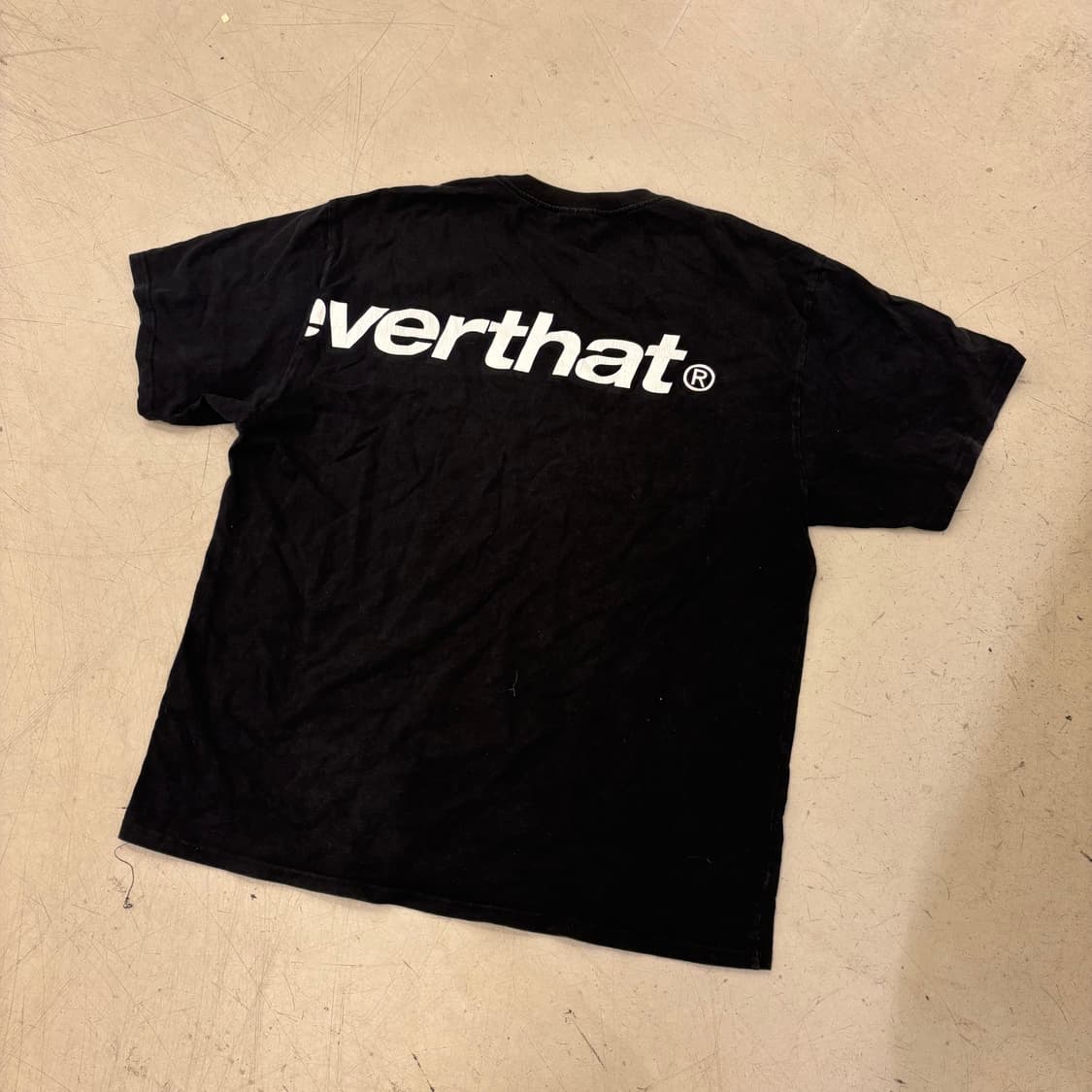 디스이즈네버댓 블랙 빅로고 반팔티 상품이미지2