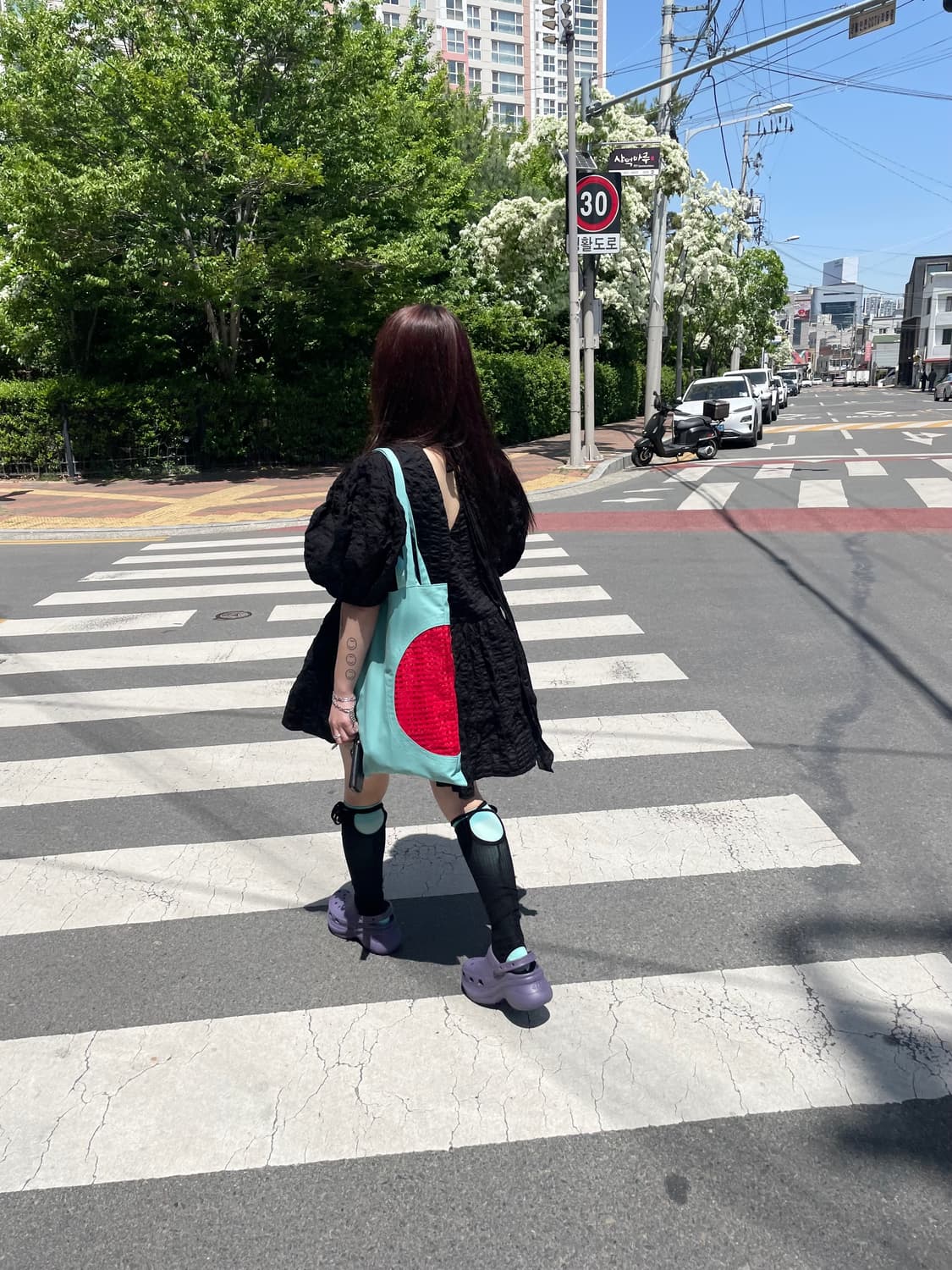 *촬영용 1회 착용* 크록스 베이클로그 나이트쉐이드컬러 230 상품이미지2