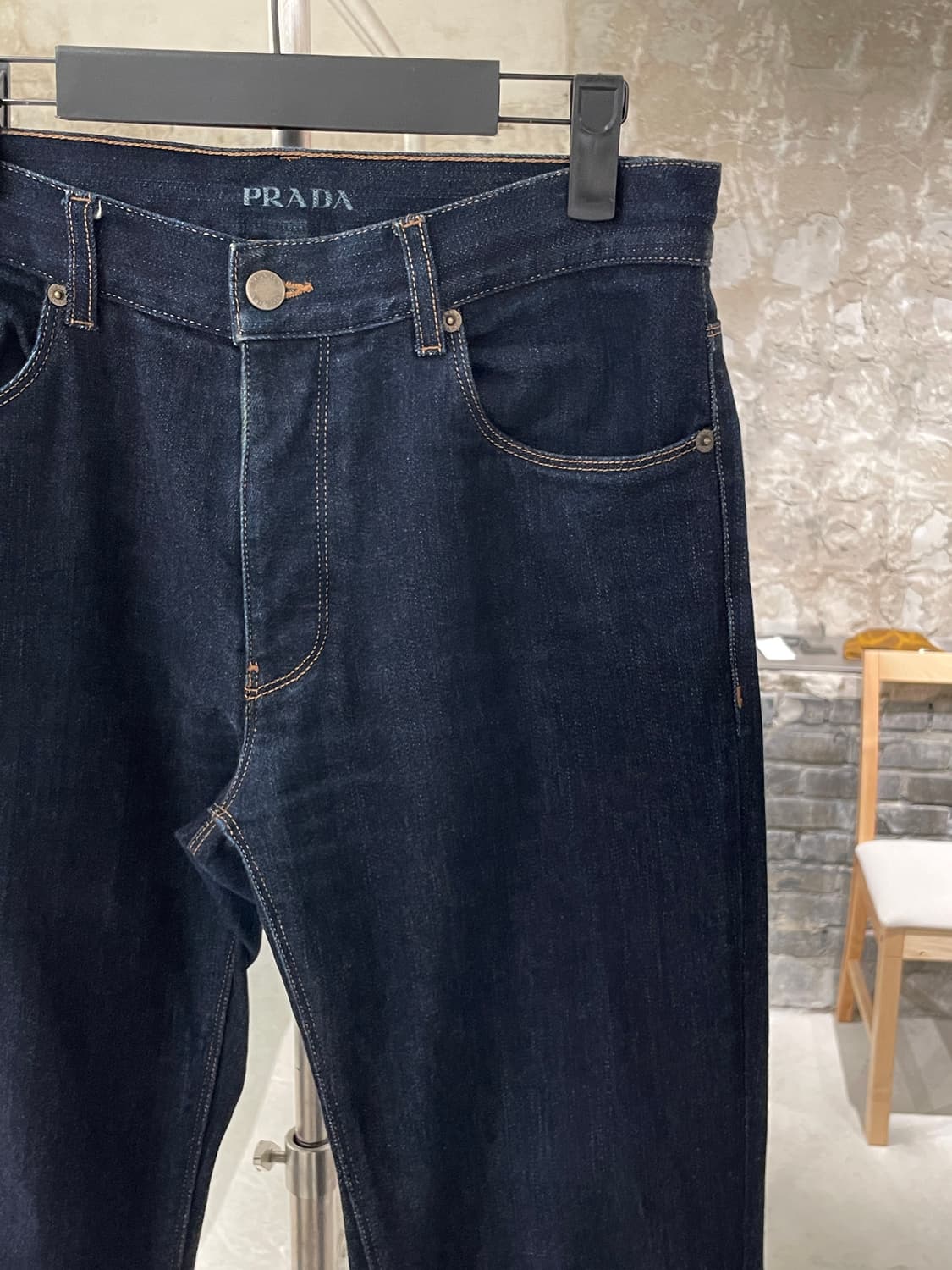 프라다 진청 이지 핏 버튼 플라이 데님 팬츠 상품이미지3