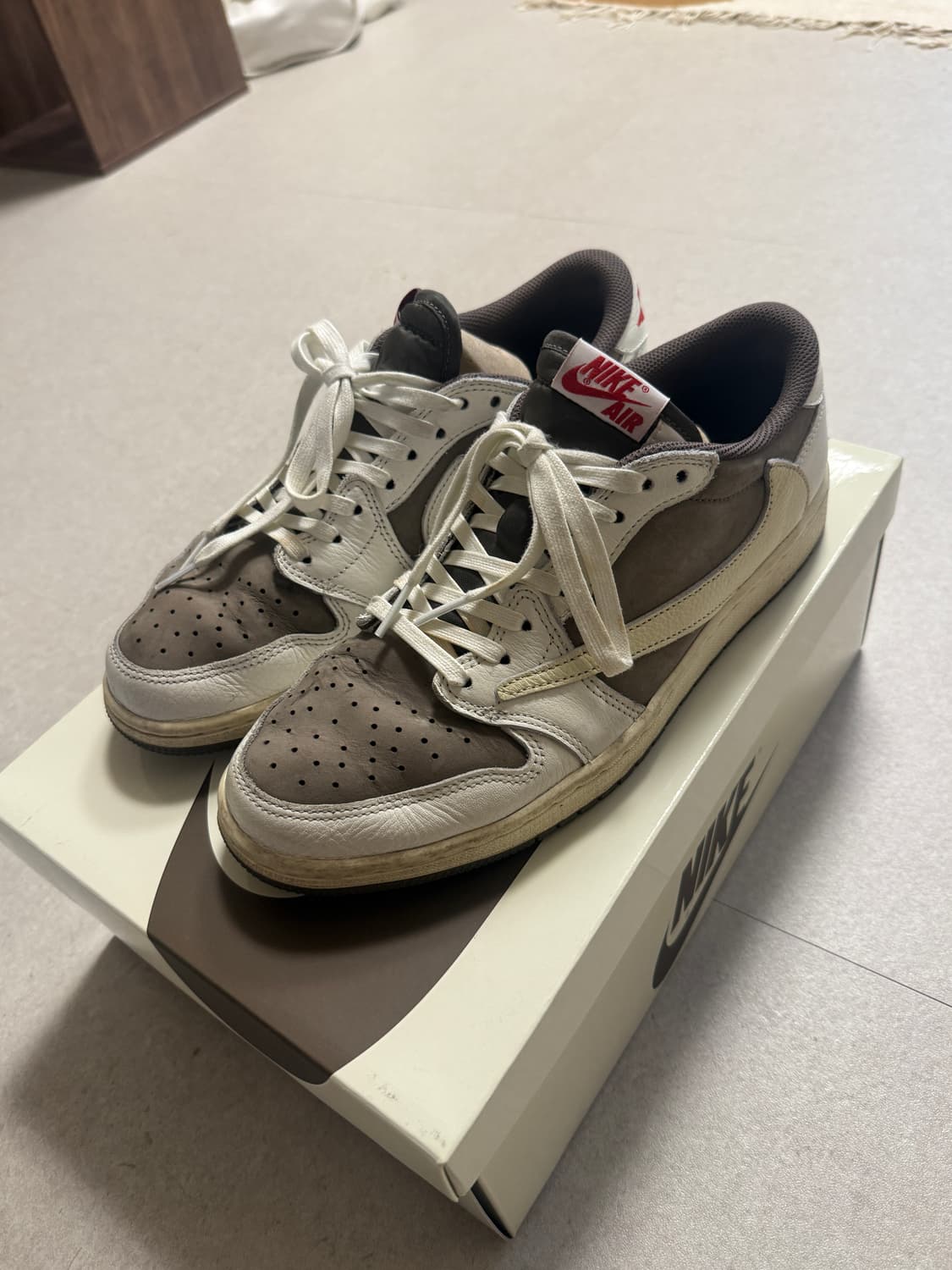 나이키 조던1 트래비스 스캇 리버스모카(270) 상품이미지1