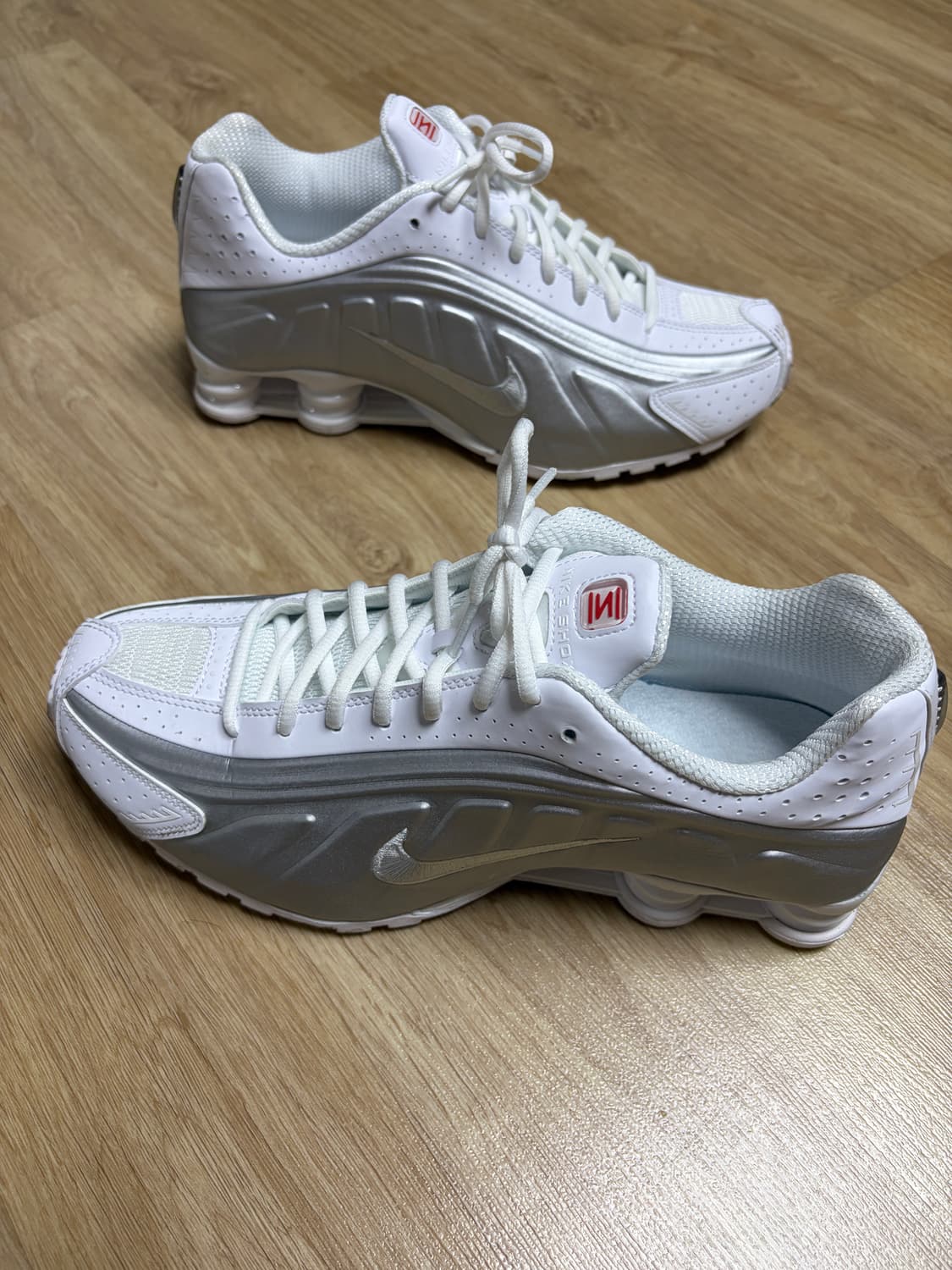 나이키 샥스 r4 화이트 상품이미지3