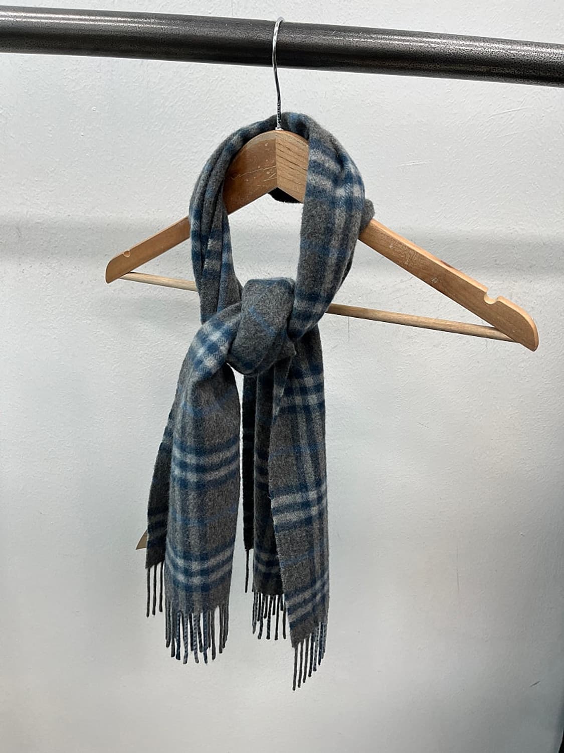 버버리 그레이 체크 캐시미어 머플러  상품이미지1