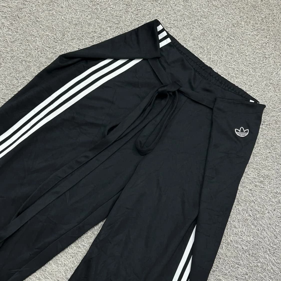 아디다스 우먼스 벨티드 스냅 와이드 팬츠 PN7082 상품이미지2