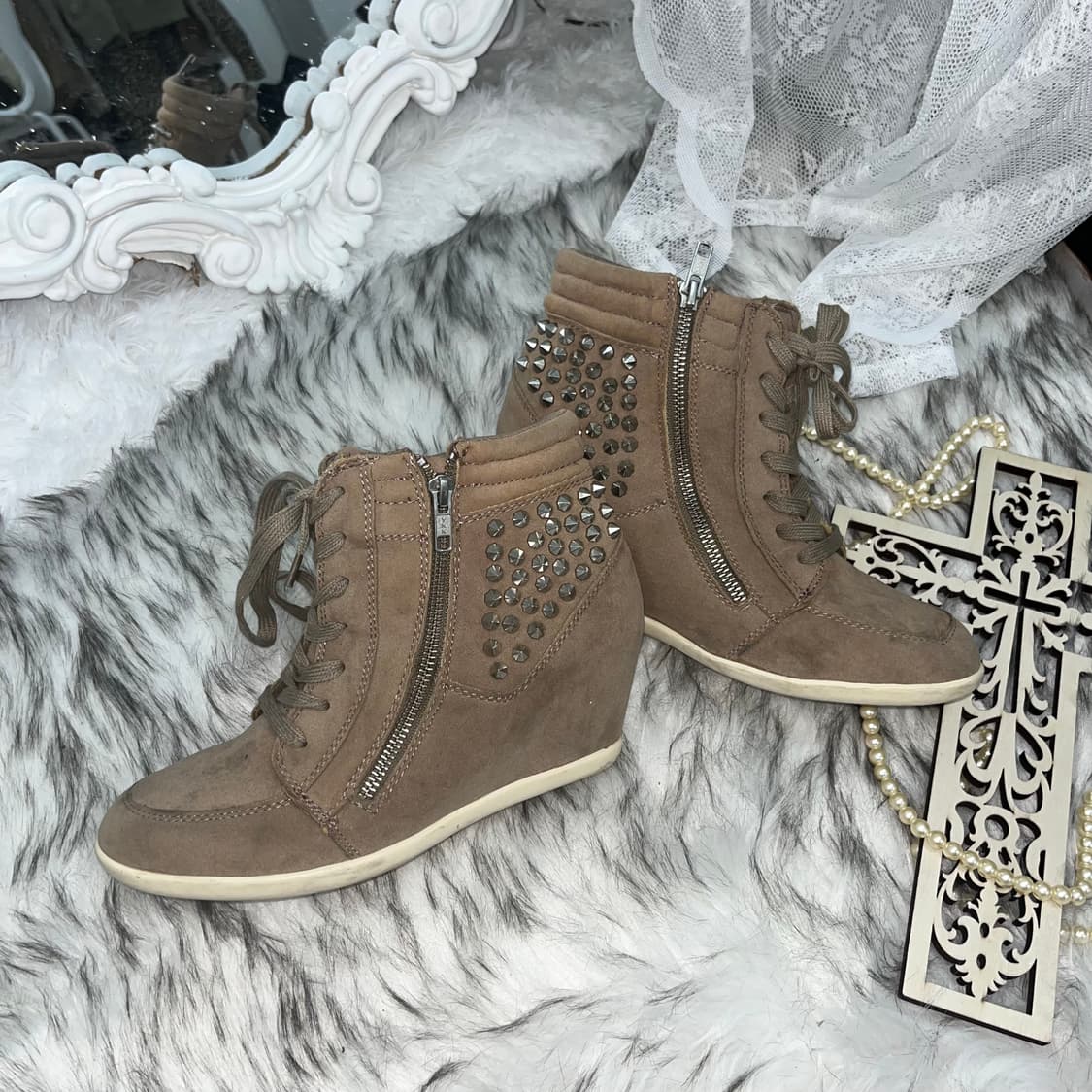 빈티지 스터드 웨지힐 스니커즈 상품이미지1