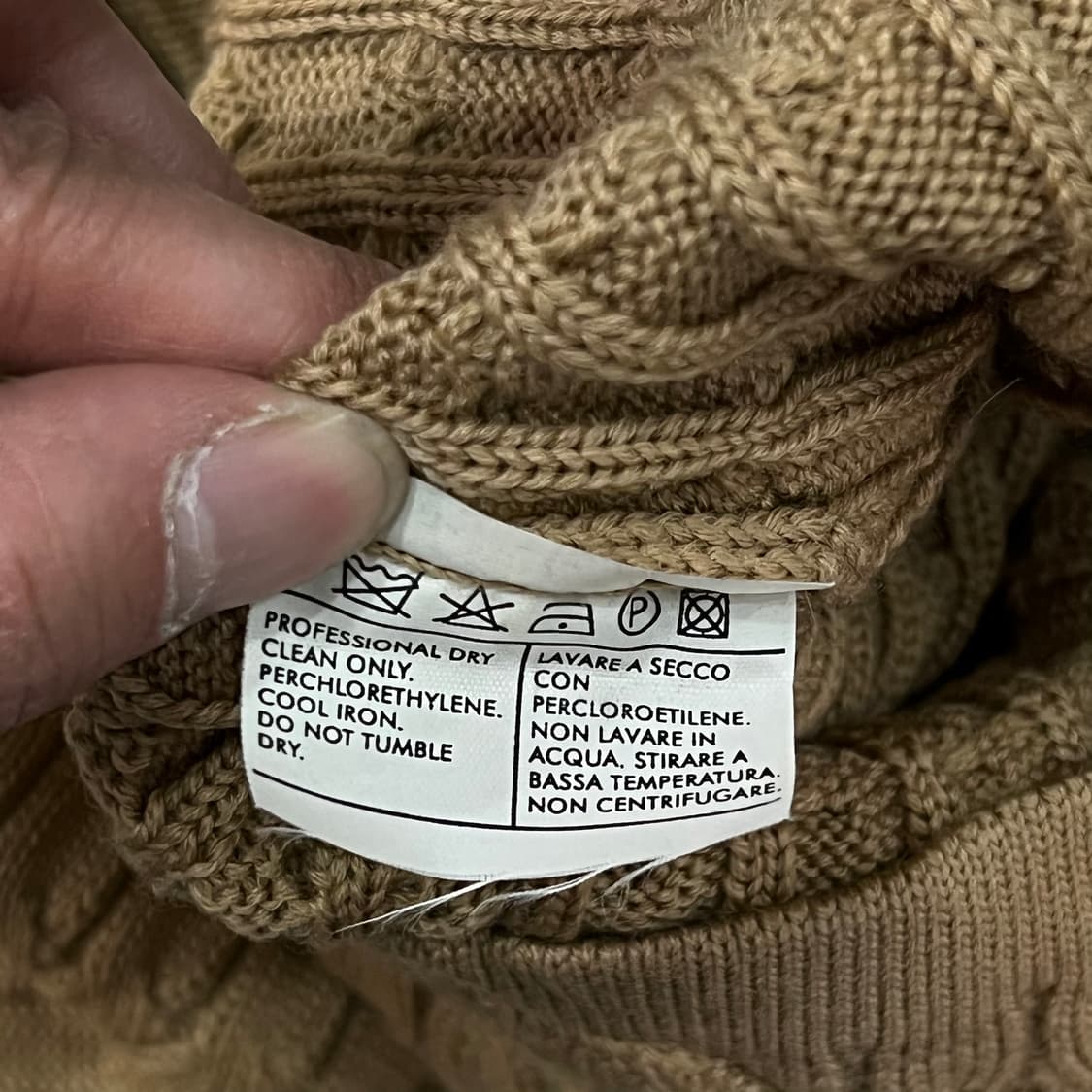  살바토레 페레가모 금장 울 가디건 y15945 상품이미지6