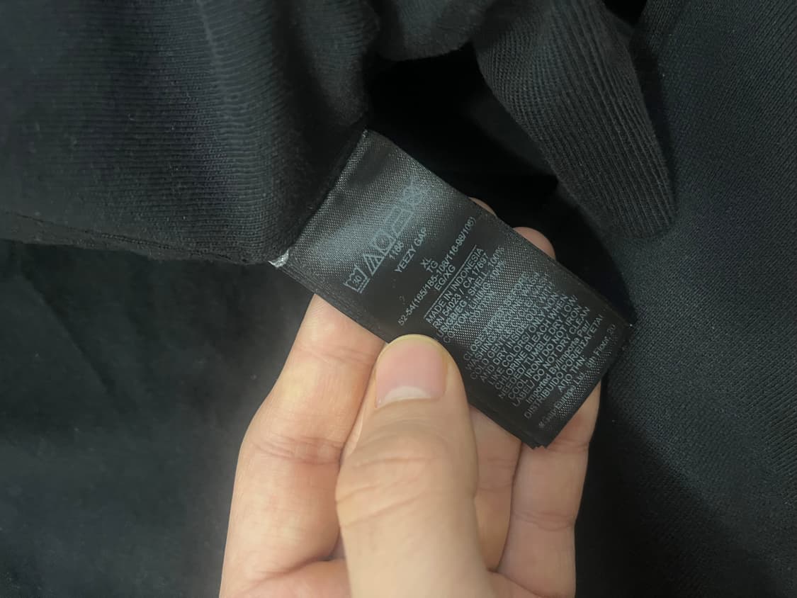 yeezy gap 검정 후드집업 상품이미지3