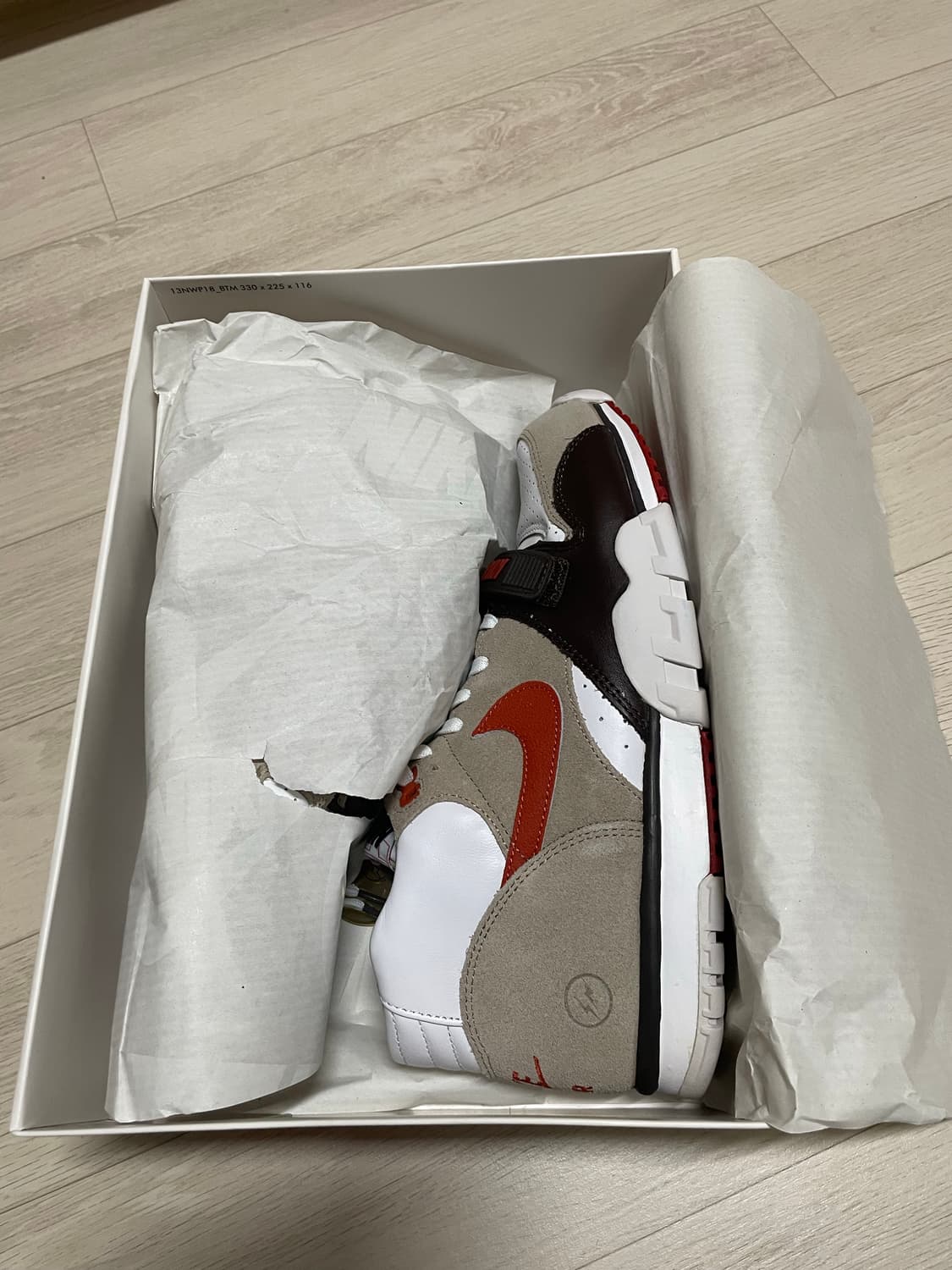 나이키 프라그먼트 에어 트레이너1 상품이미지1