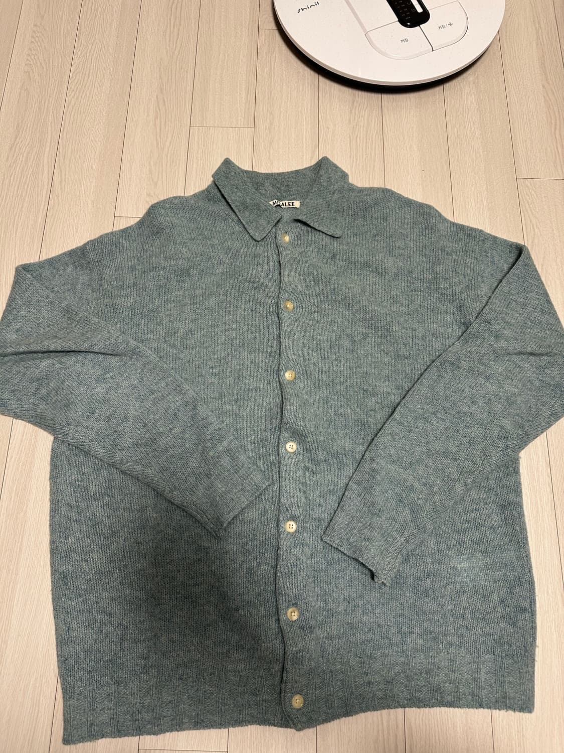 오라리 22fw 셔틀랜드 울 가디건 사이즈 5 팝니다 상품이미지1