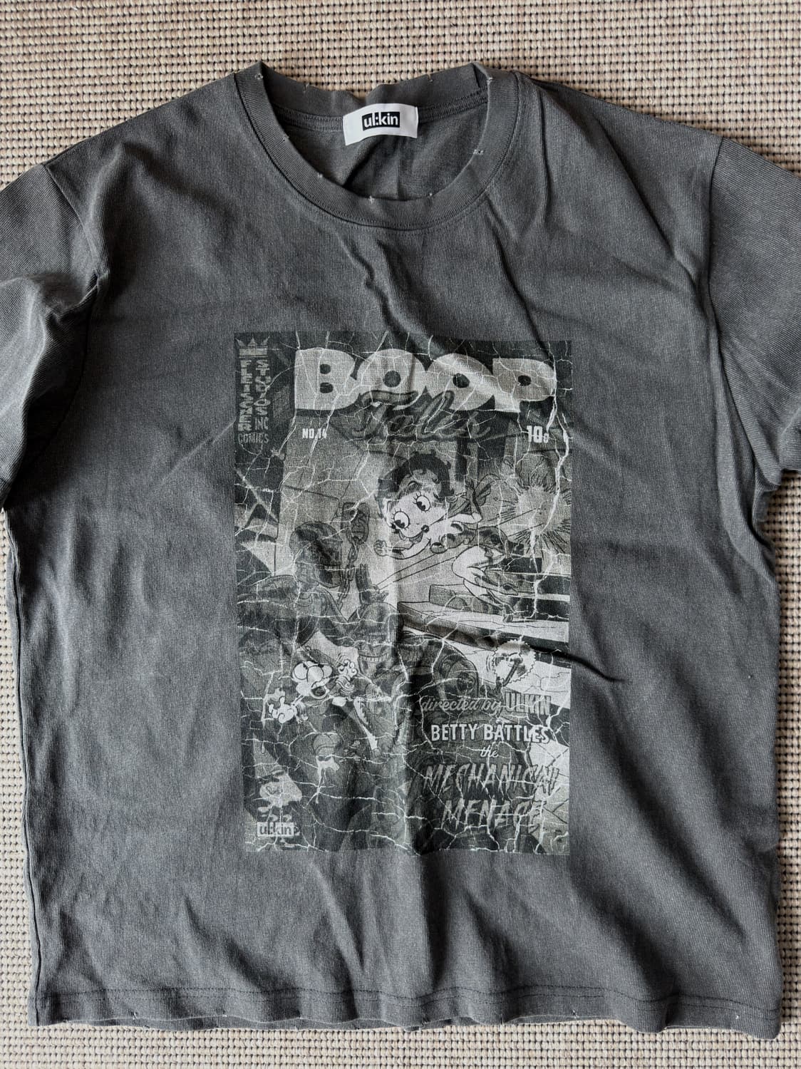 BETTY VINTAGE GRAPHIC T 상품이미지1