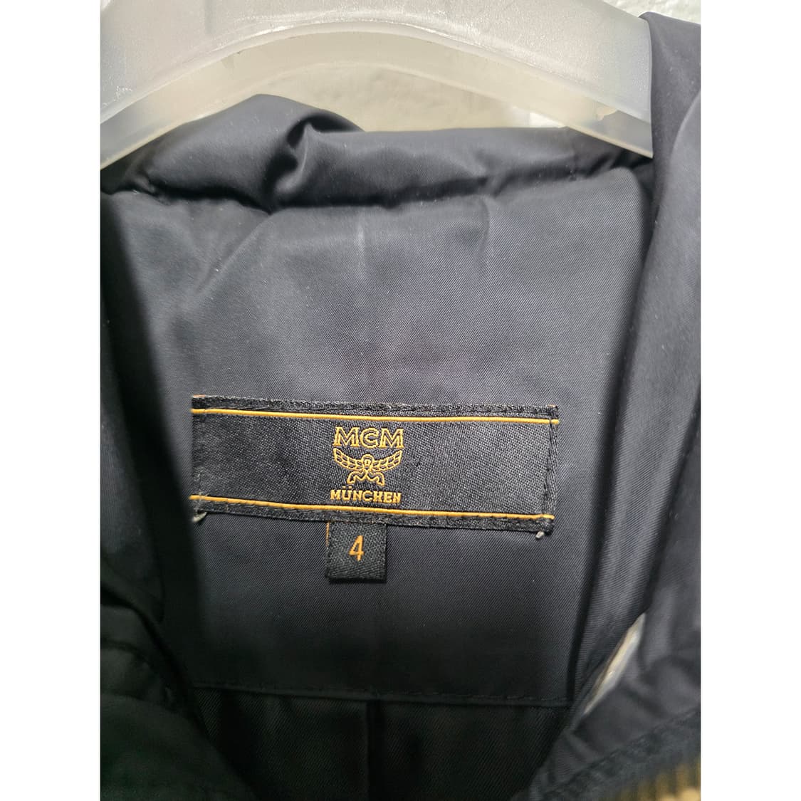 택포) MCM 블랙 패딩 자켓 4사이즈 M 상품이미지2