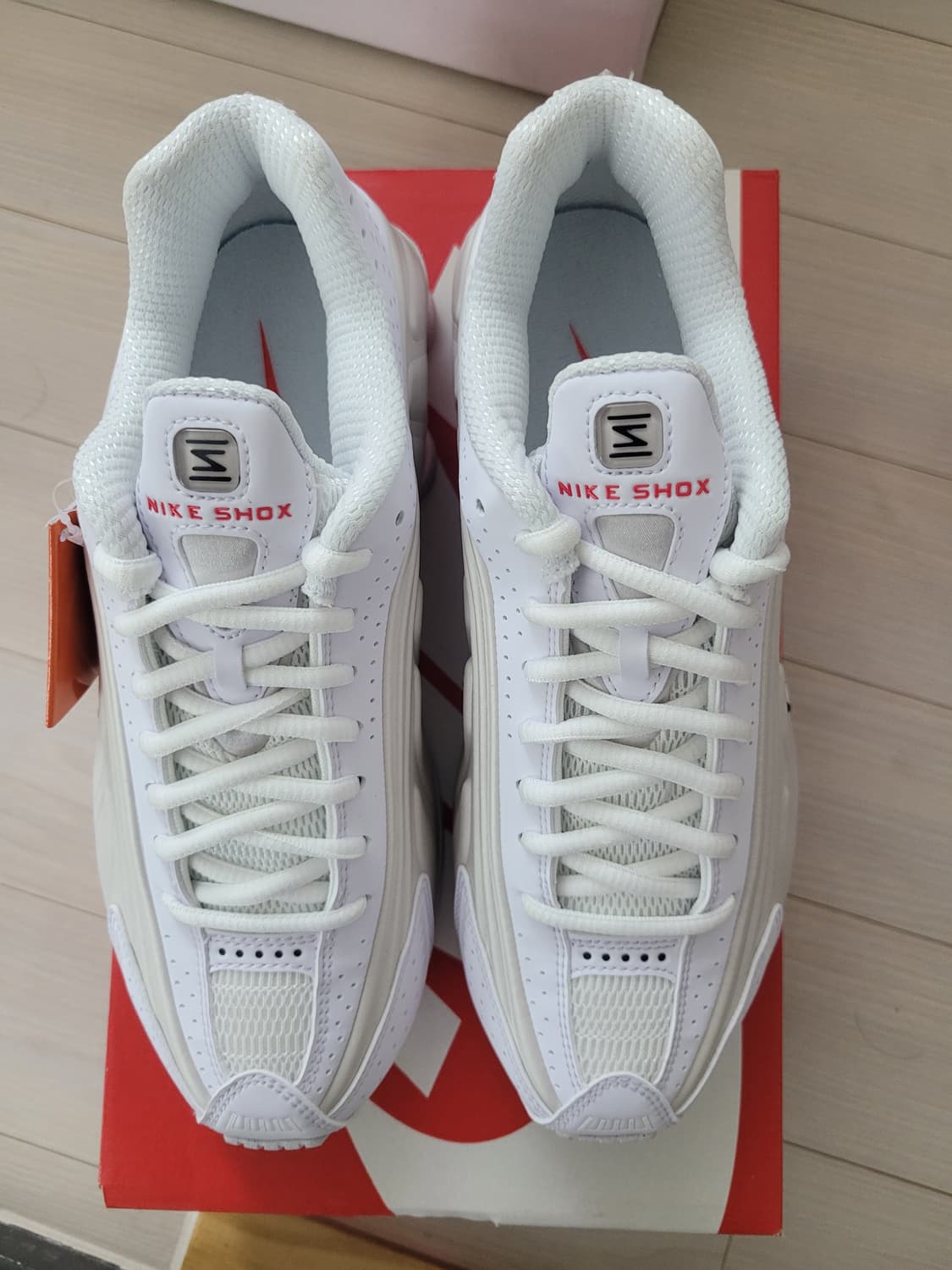 나이키 샥스 r4 240사이즈 상품이미지3