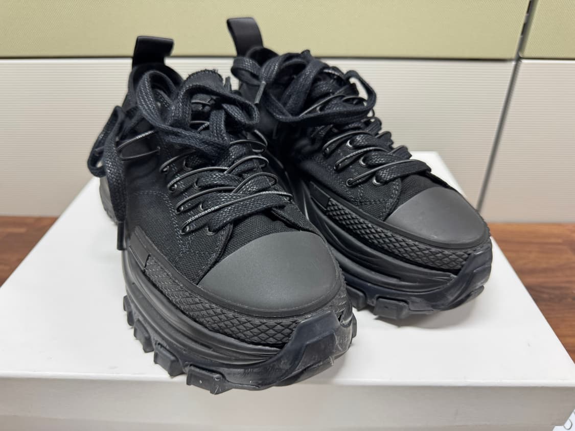 우영미 더블레이스 로우 판매합니다 42사이즈(270) 상품이미지2