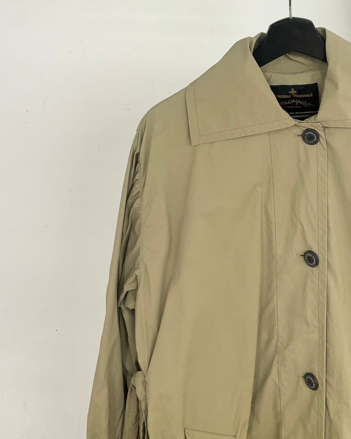 비비안 웨스트우드 카키 베이지 트렌치코트 상품이미지3