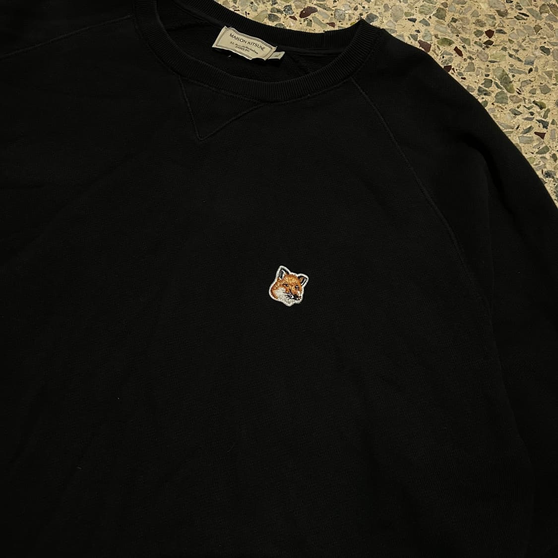 메종키츠네 블랙 로고 맨투맨 상품이미지4