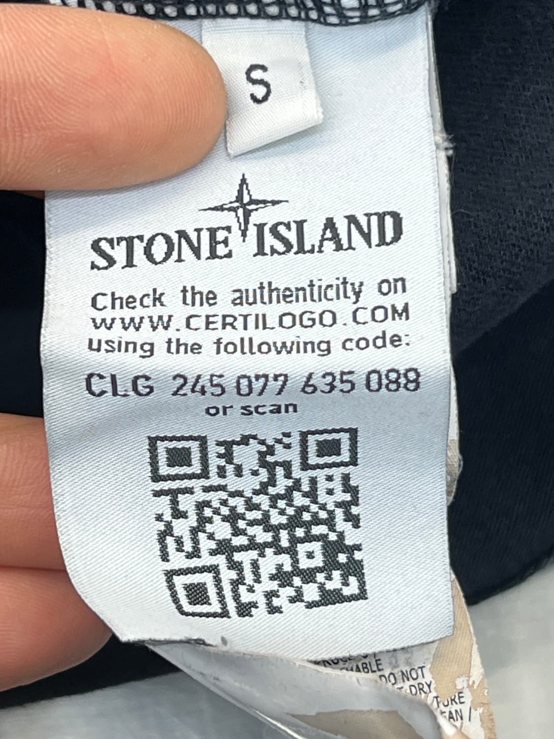 스톤아일랜드 와펜 블랙 롱슬리브 상품이미지7