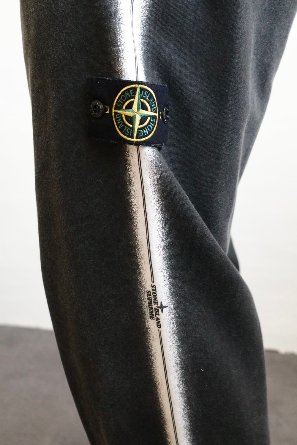 슈프림 x 스톤아일랜드 스트라이프 스웻 팬츠 상품이미지1