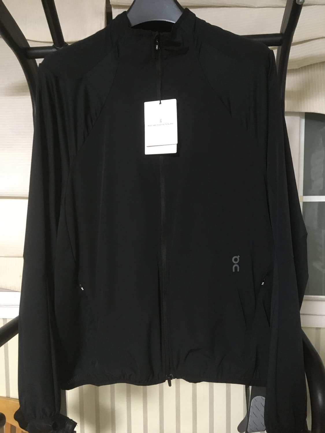 온러닝 파프 브레이커 바람막이 판매합니다 상품이미지3