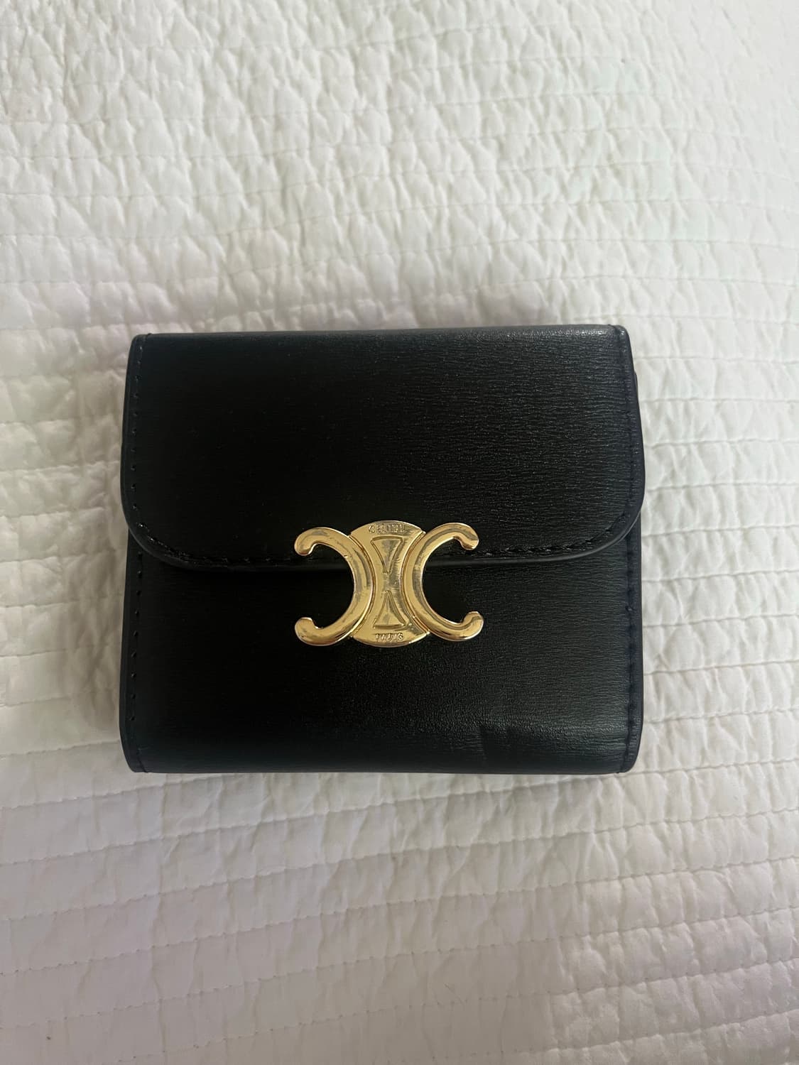 셀린느 트리옹프 반지갑 블랙 금장 레플리카 상품이미지1