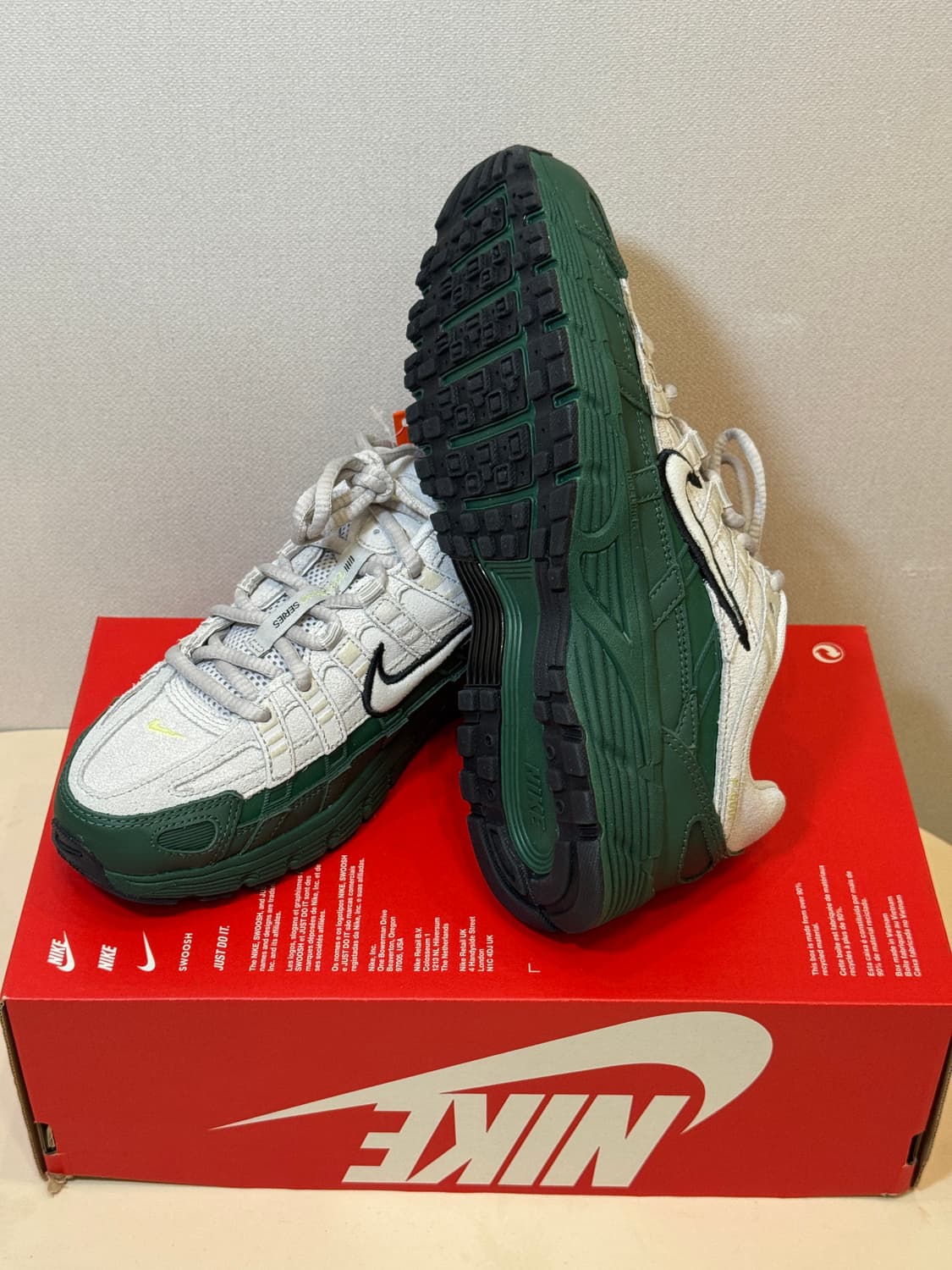 나이키 P-6000 프리미엄 라임라이트 다크 스모크 그레이 240mm 상품이미지9