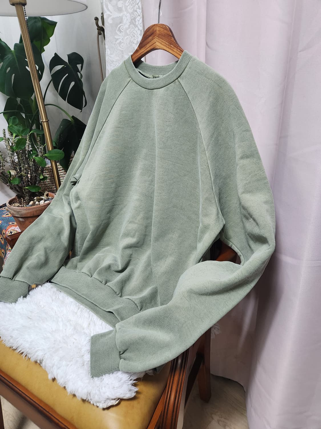 에이카 연두색 맨투맨 티셔츠 상품이미지2