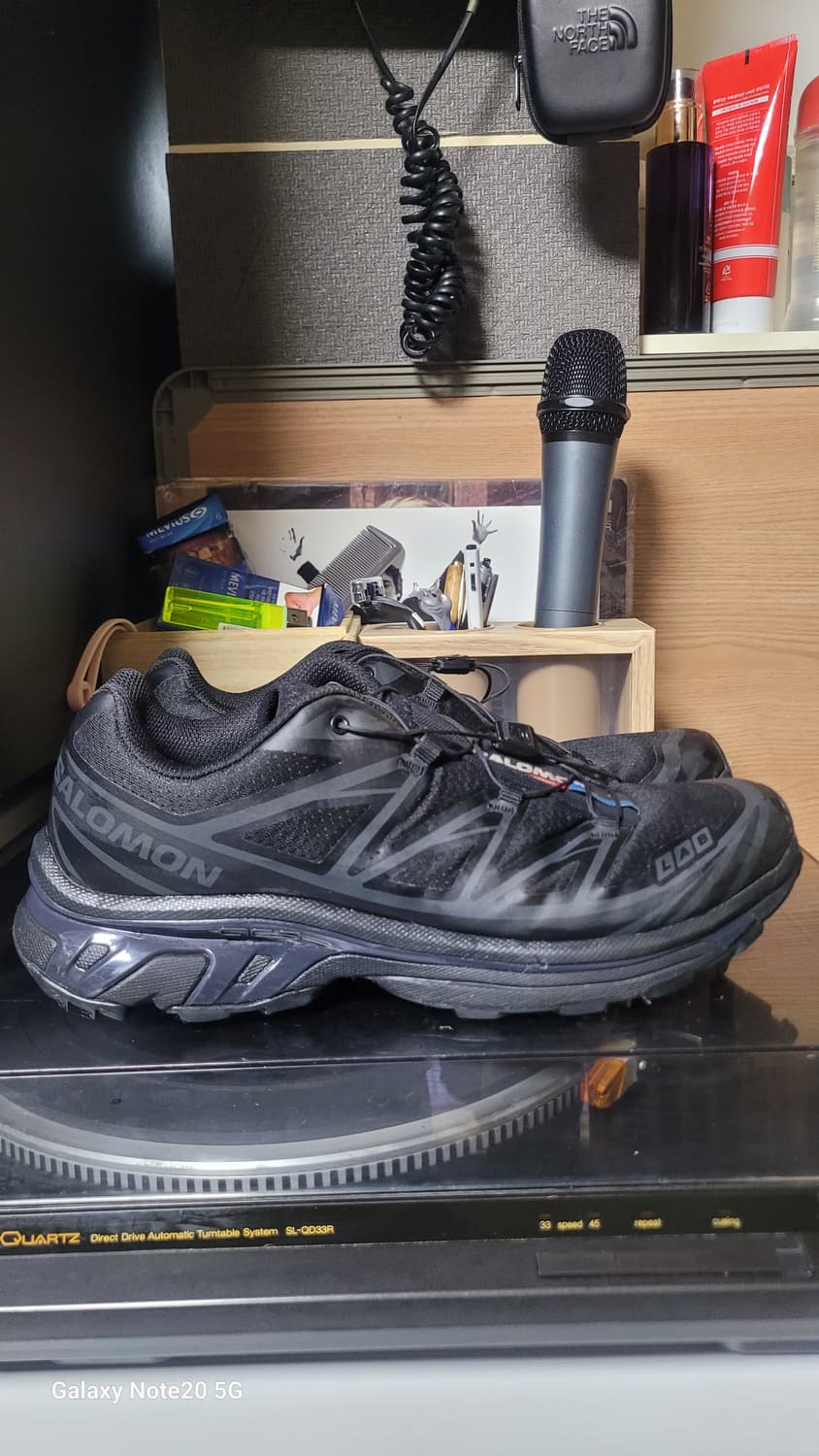 살로몬 스니커즈 상품이미지2