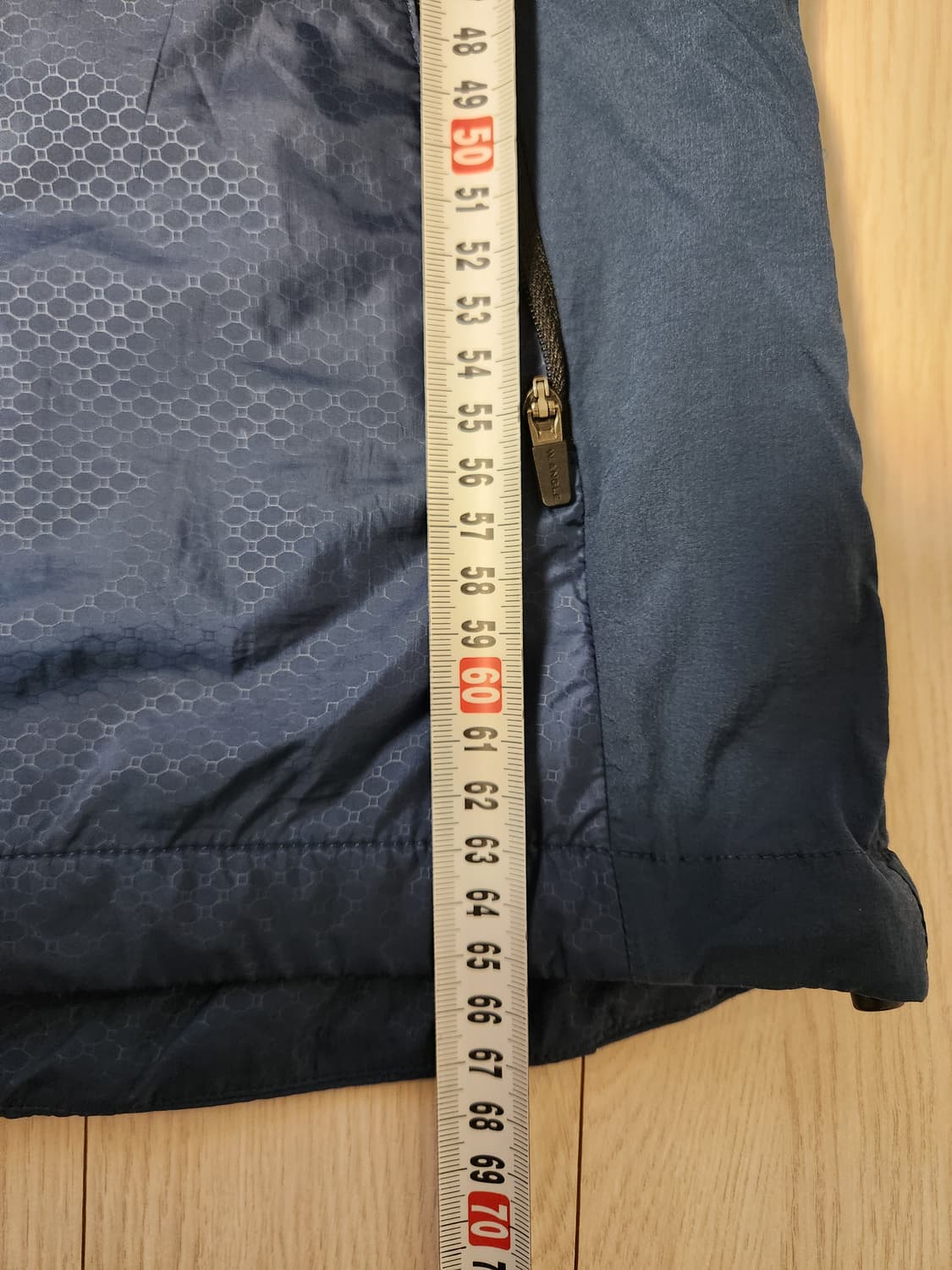 와이드앵글 골프 경량 네이비 바람막이 사이즈105

어깨 로고 닳음(사진 상품이미지3