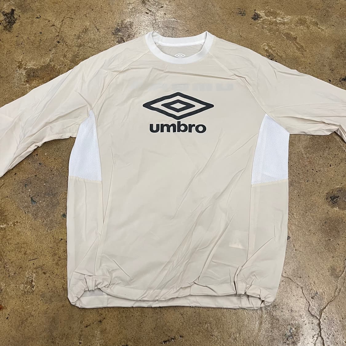 [정품/S] 엄브로 긴팔 풀오버 아이보리 b8 상품이미지3