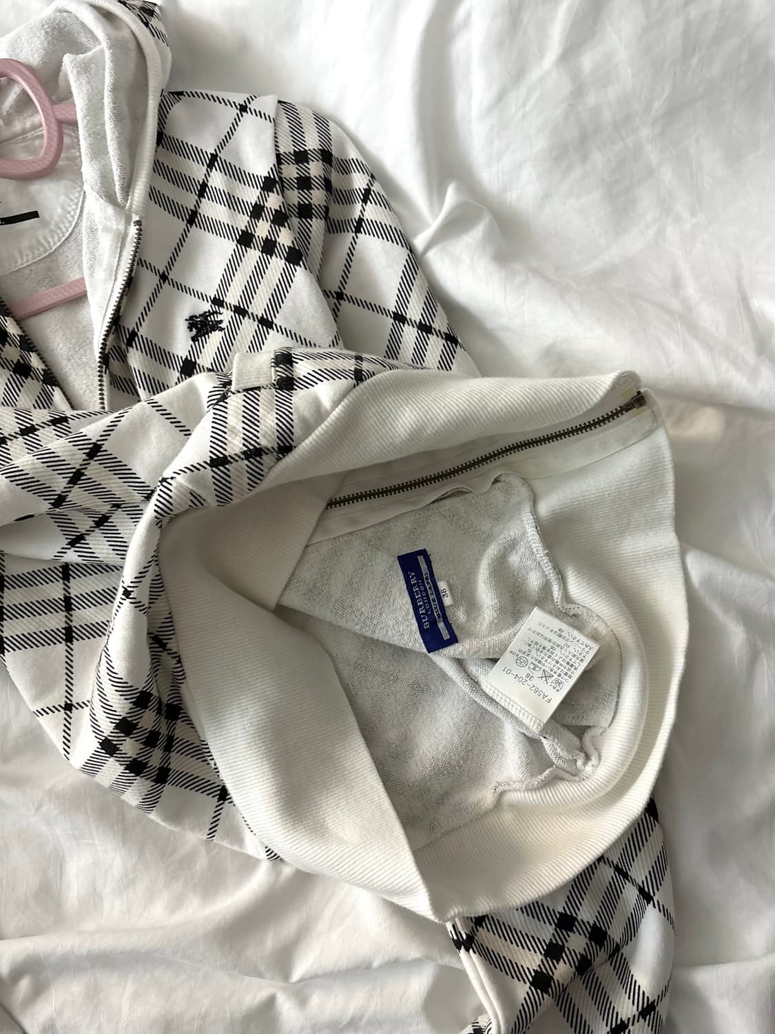 버버리 노바체크 화이트 후드집업 상품이미지5