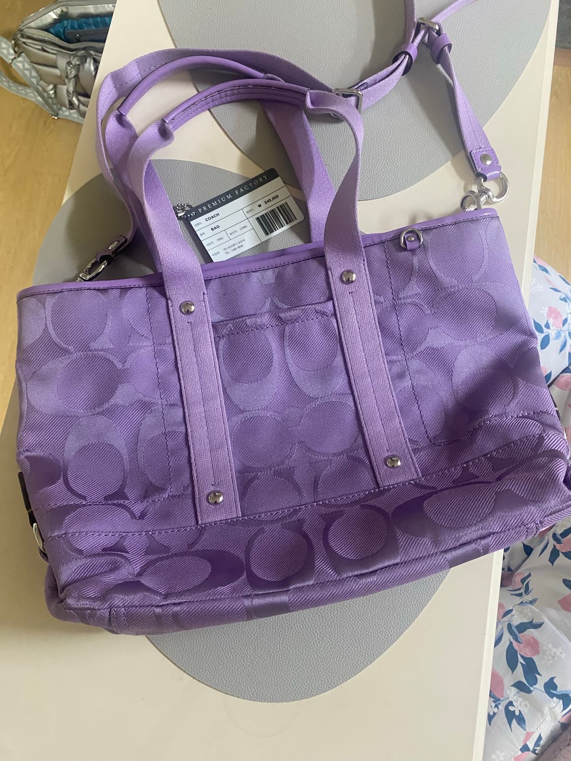 코치 라벤더색상 중대형백  상품이미지7