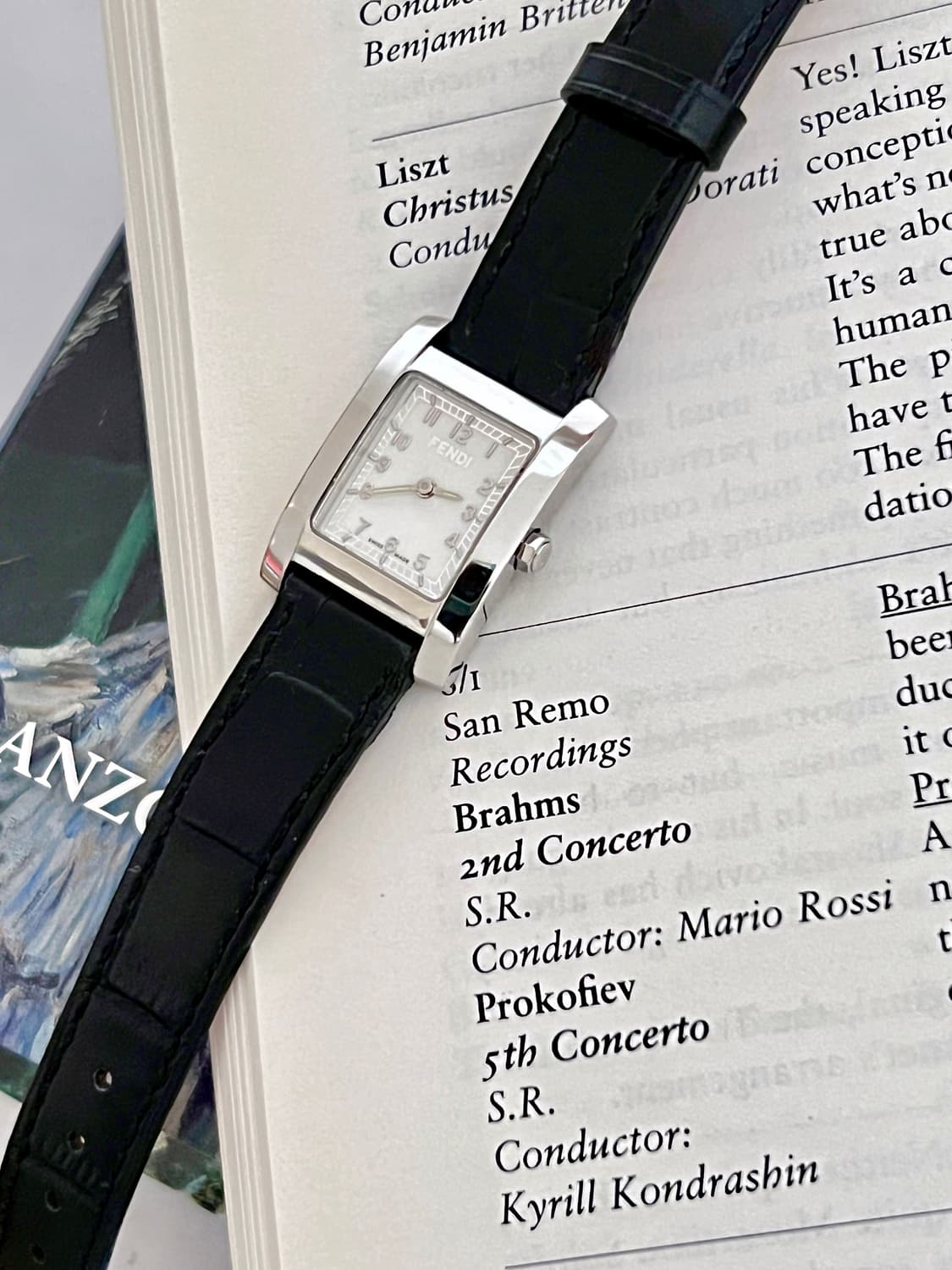 FENDI  스퀘어 화이트 다이얼 펜디 여성 시계 상품이미지5