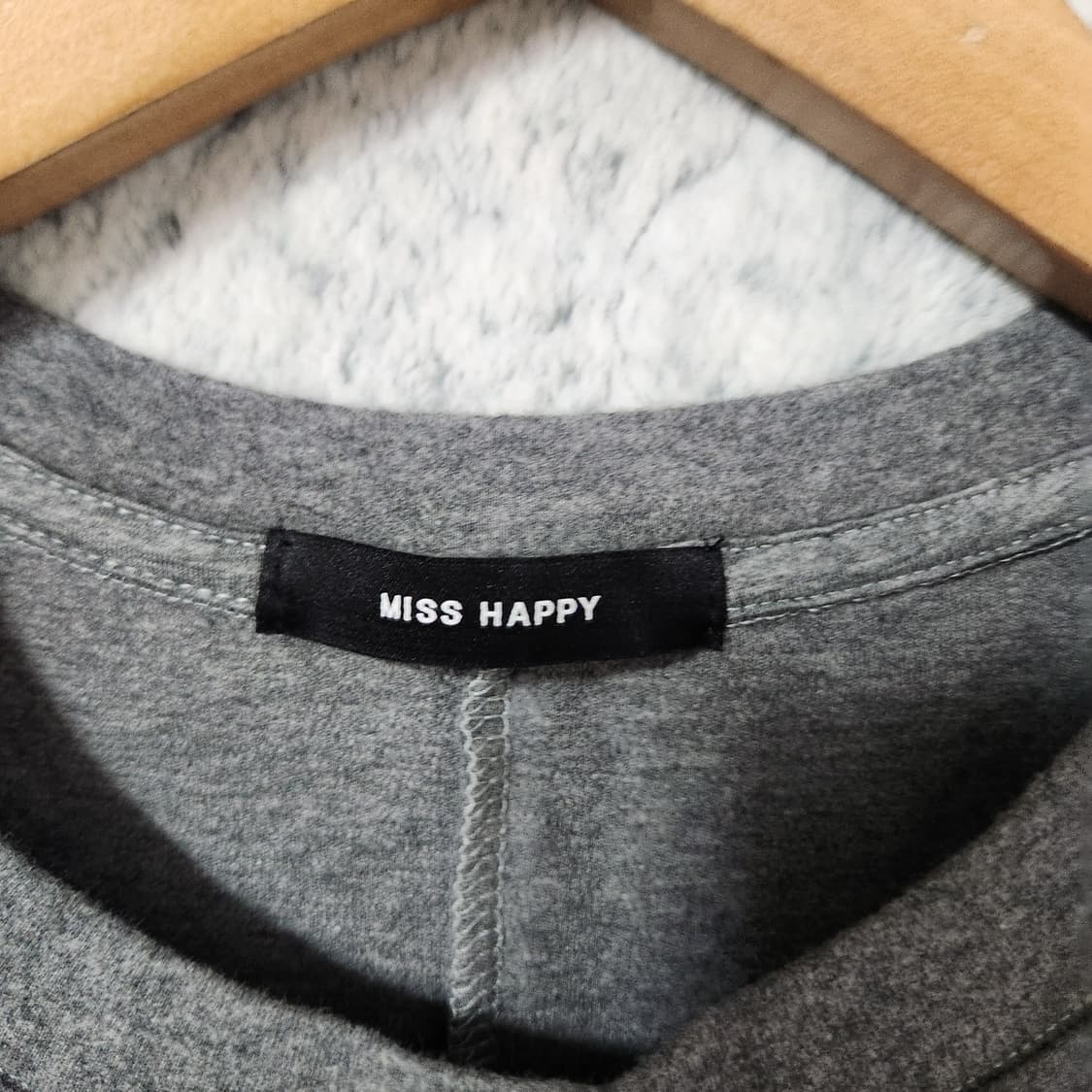 500A [F] Miss Happy 스팽글 오버핏 티셔츠 상품이미지3