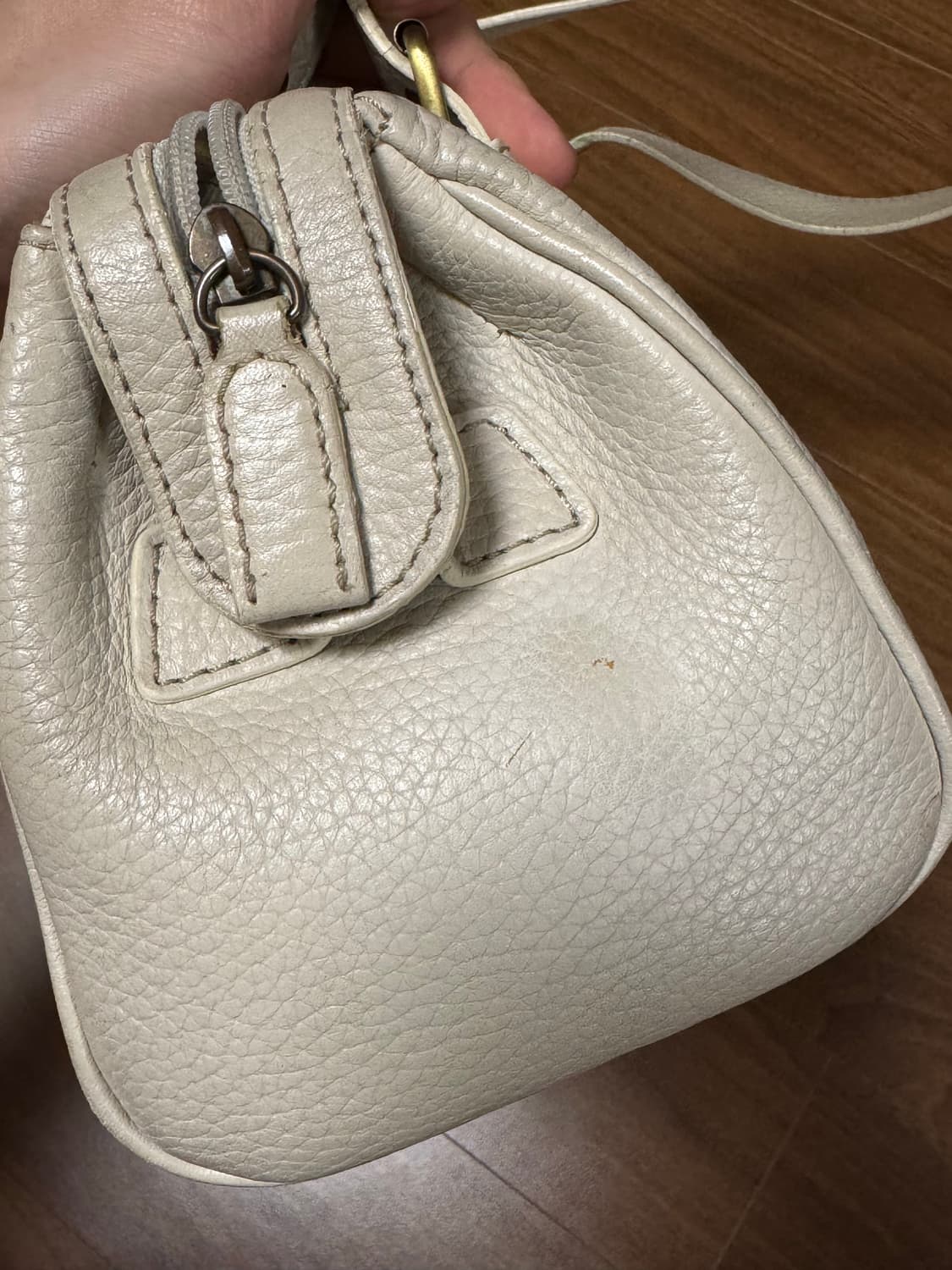 앤클라인 아이보리 버클 숄더백 상품이미지6