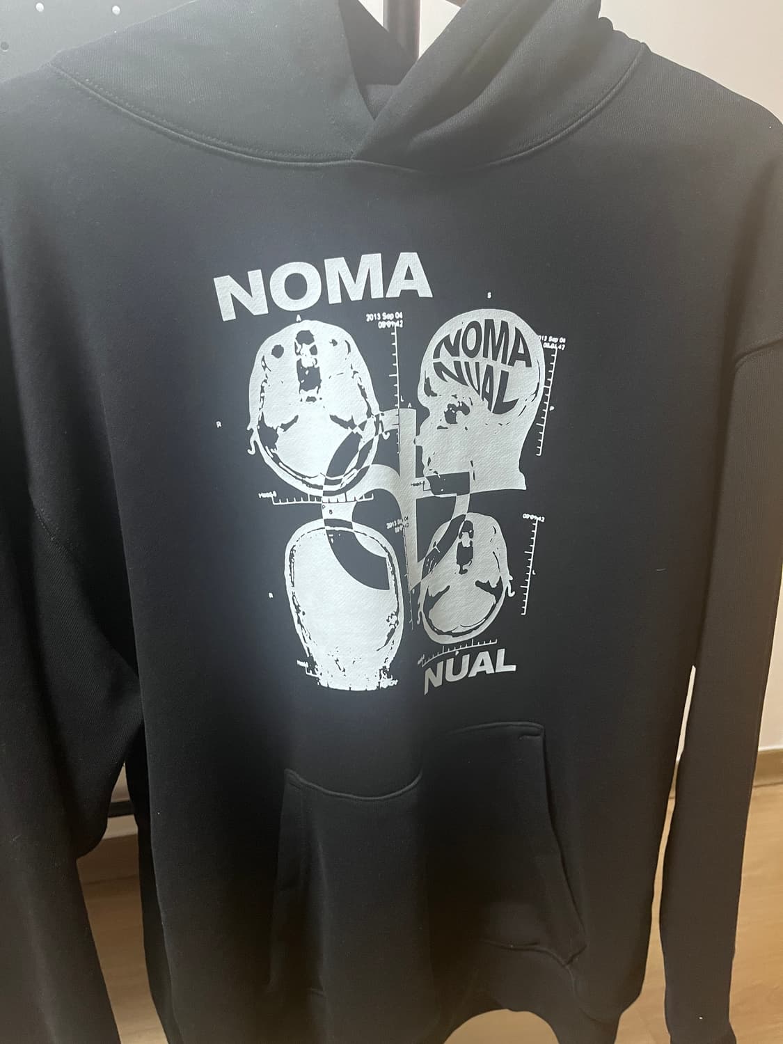 노메뉴얼 후드티 상품이미지2