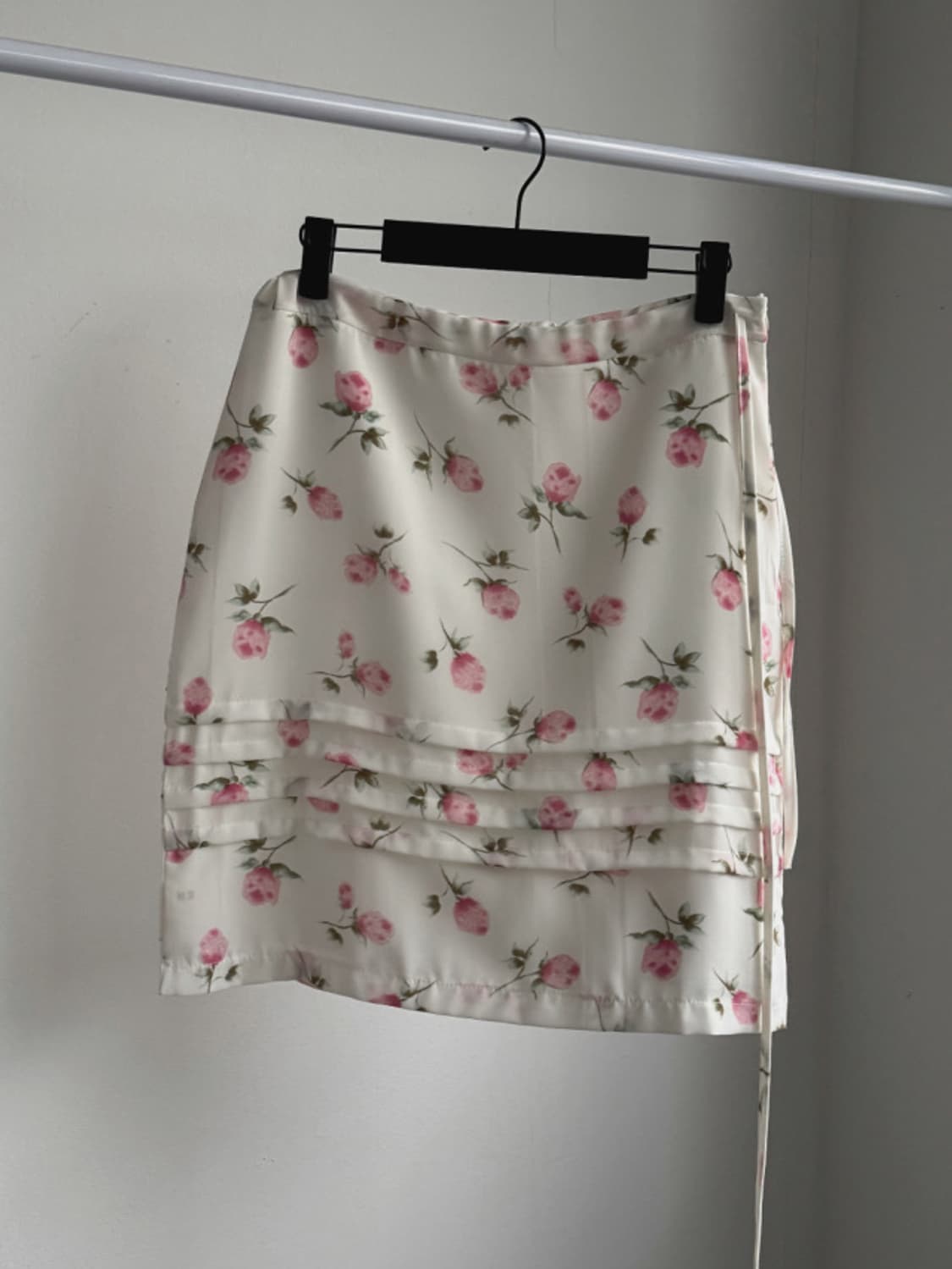 택O 새 상품 데이빈 로즈 장미 플라워 실키 미디 스커트 상품이미지1