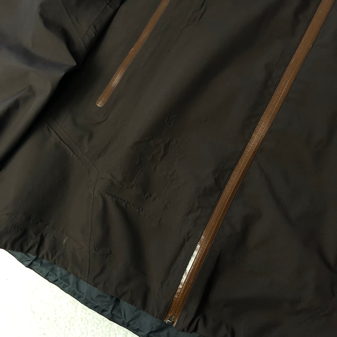 아크테릭스 고어텍스 다크브라운 자켓 상품이미지7