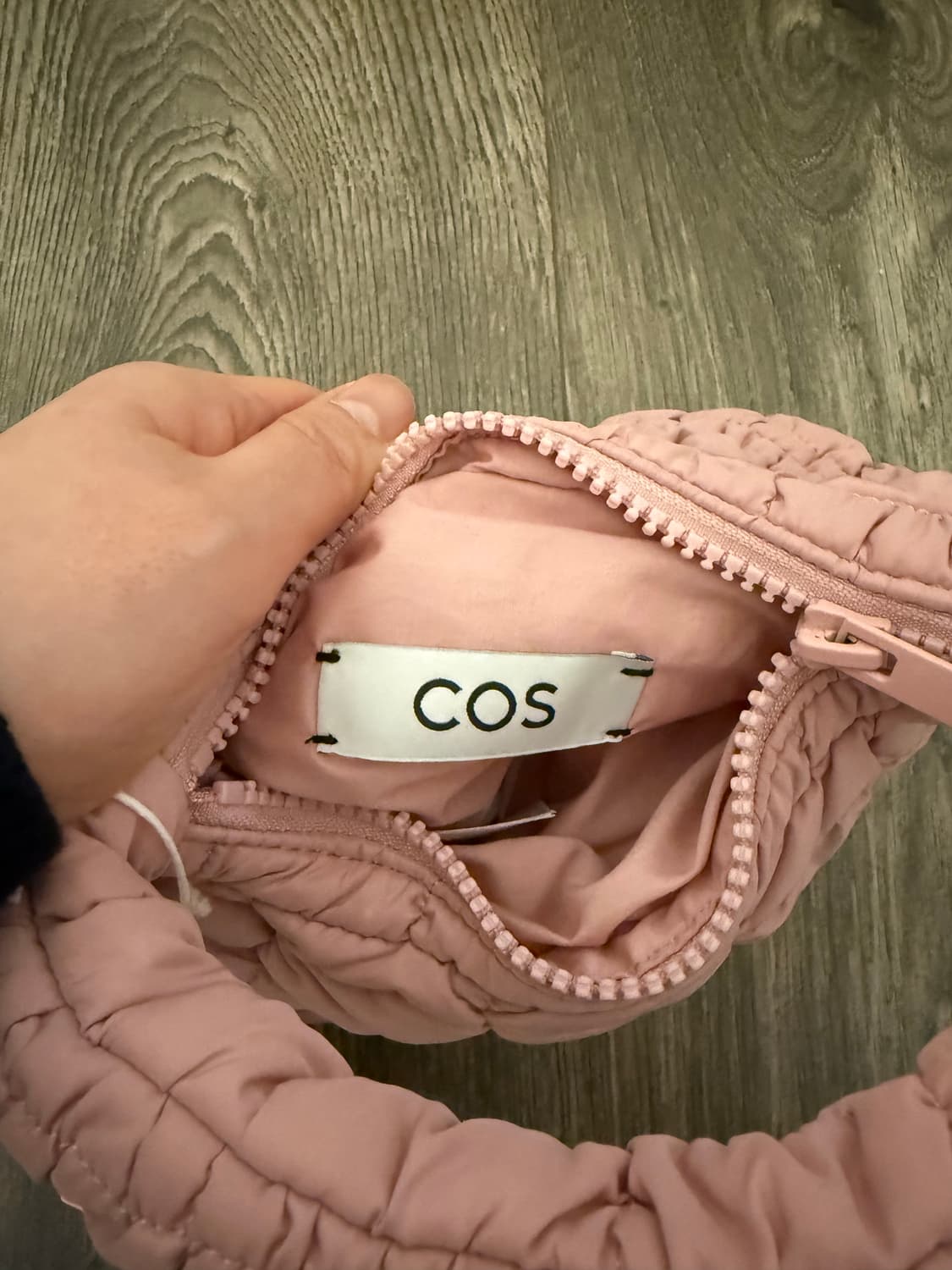 Cos 코스 퀼티드 마이크로백 핑크 상품이미지4
