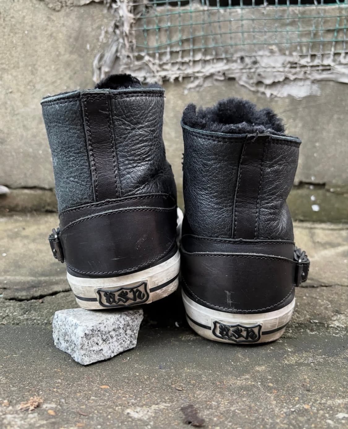 Ash Fur Detail Buckle Shoes 상품이미지3