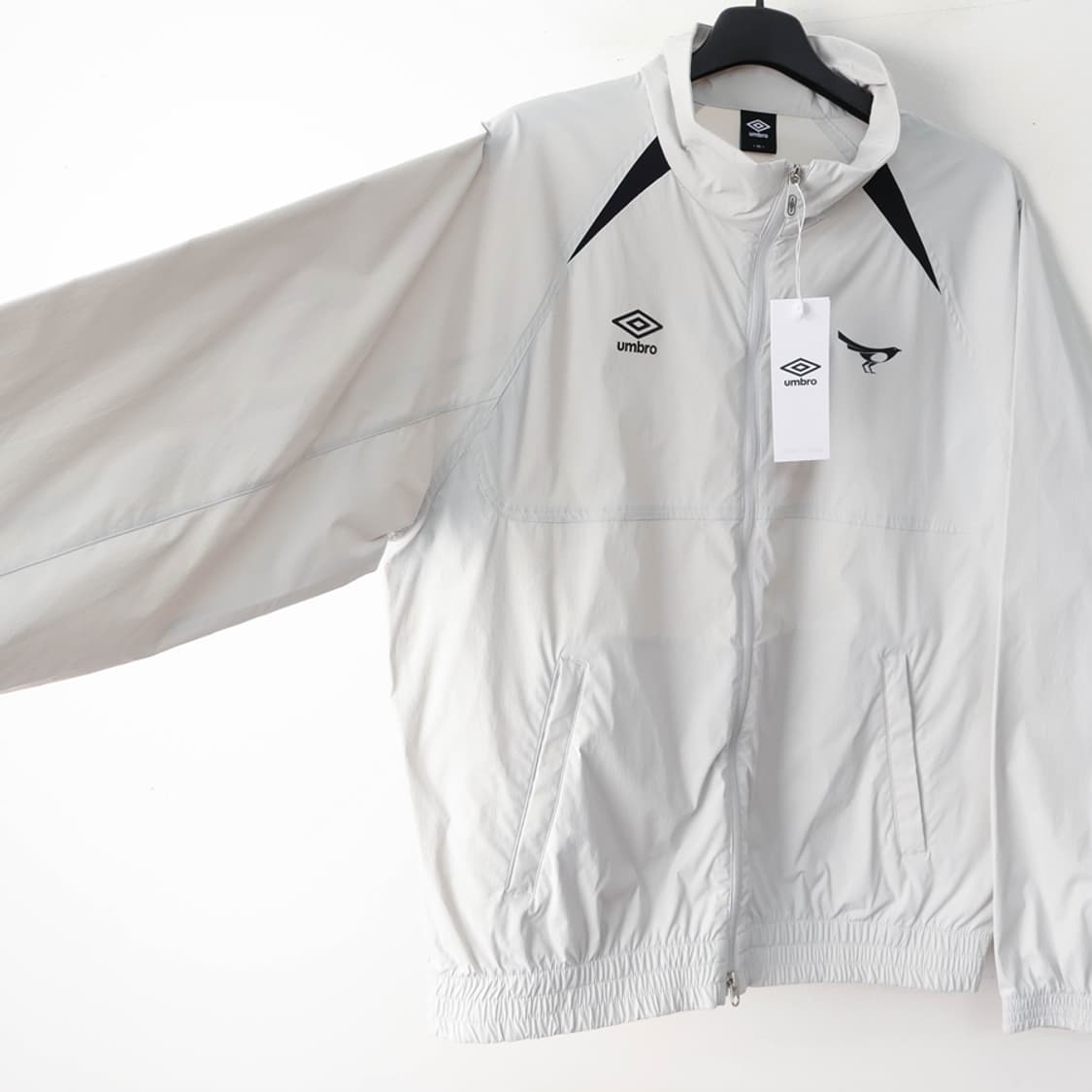 105/새상품 엄브로 성남FC 버킷 하이브리드 자켓 상품이미지4