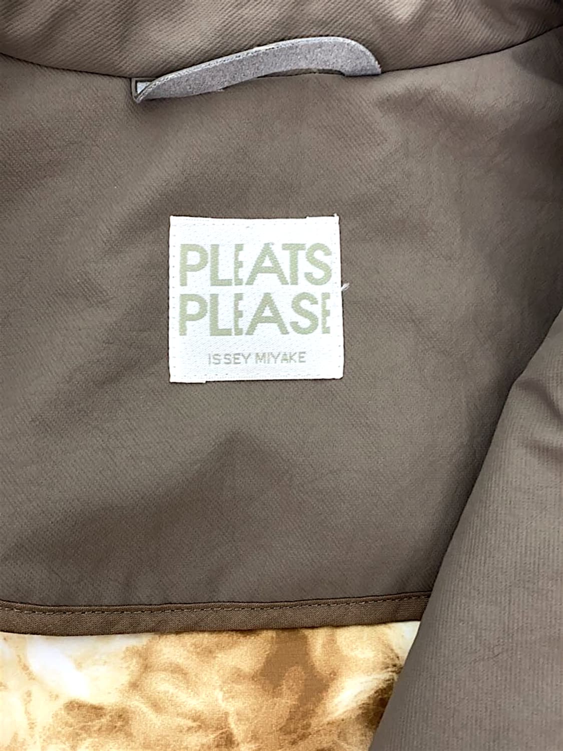 이세이미야케 플리츠 플리즈 퀼팅 코트 3 상품이미지3