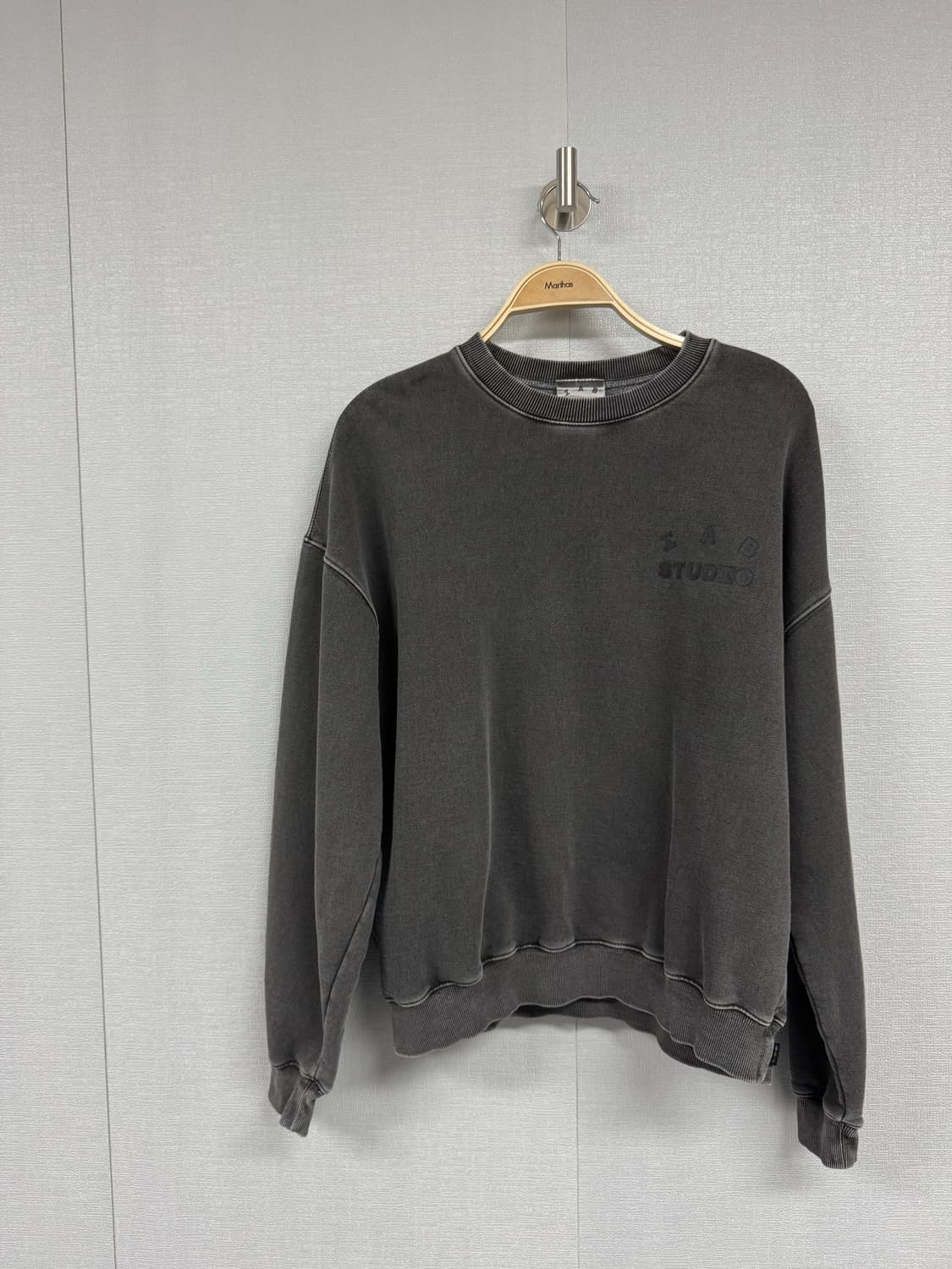 아이앱 스튜디오 피그먼트 스웨트 맨투맨 상품이미지1