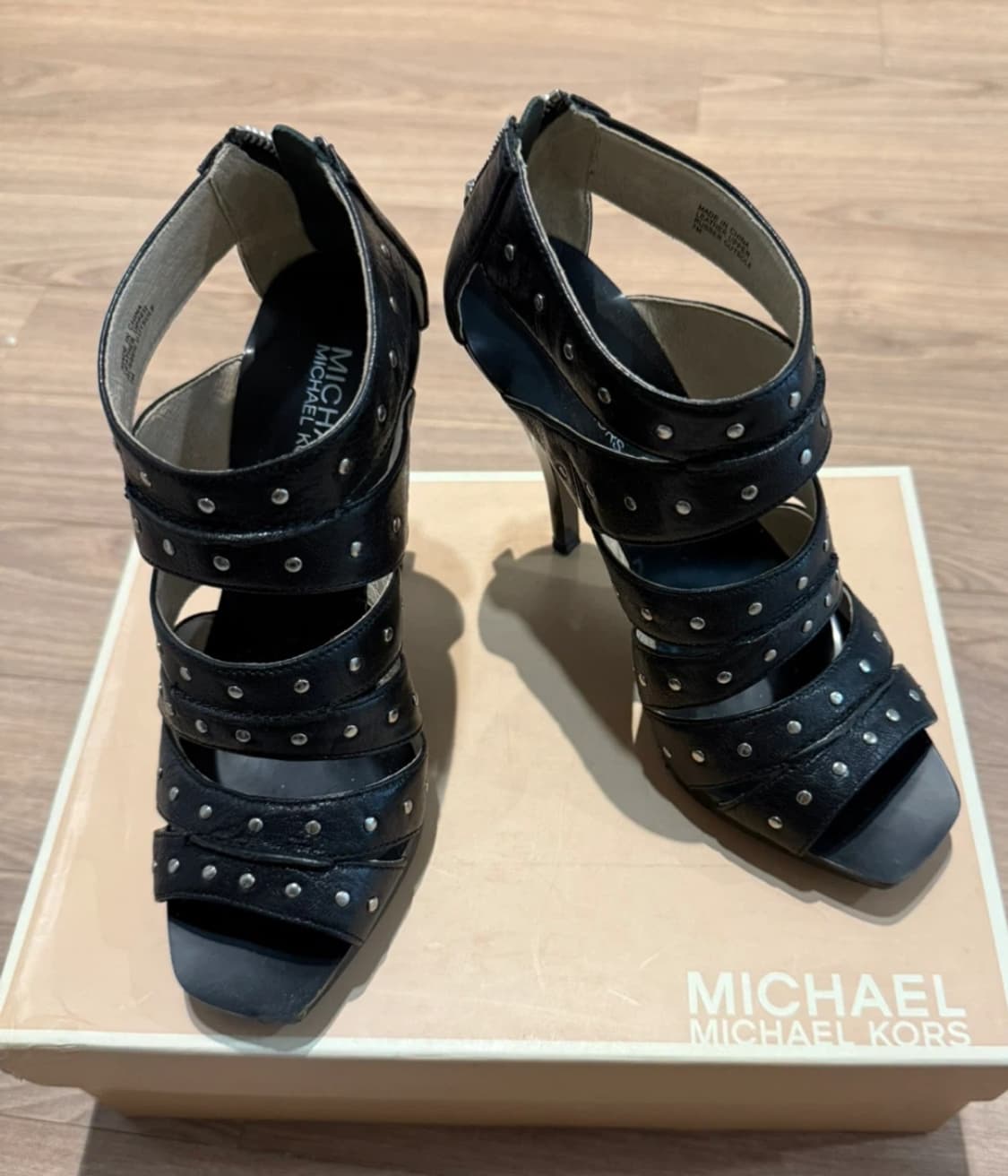 Michael kors마이클코어스 블랙 스터드 스트랩 샌들힐 37 240 상품이미지2