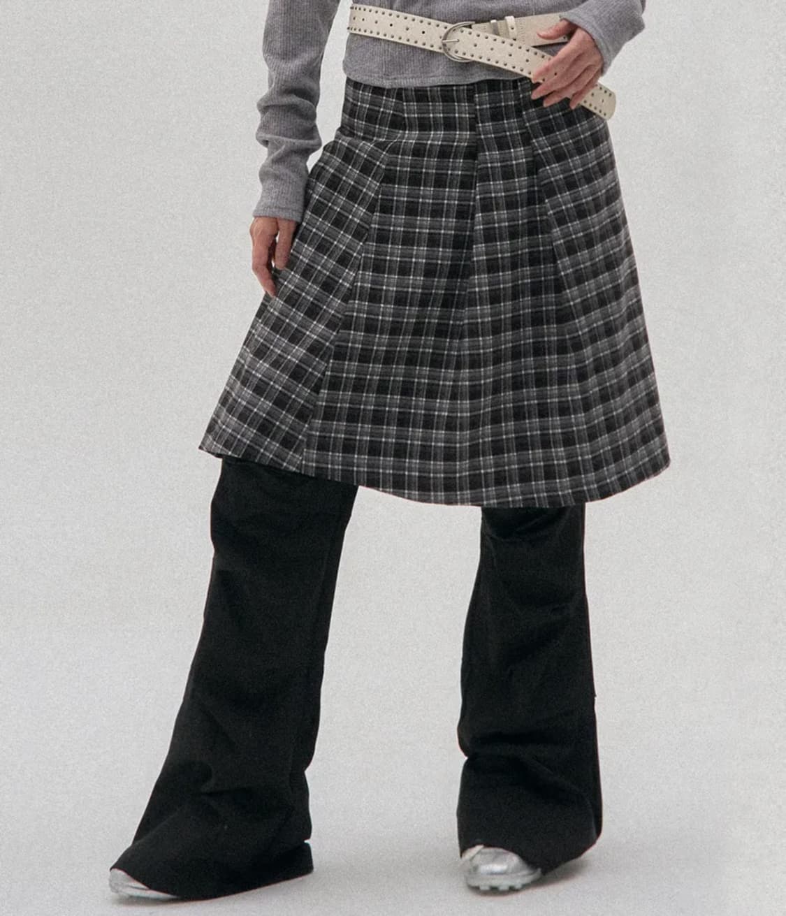 플레이스 스튜디오 더블 버튼 체크 미디 레이어드 랩 플리츠 스커트 상품이미지2