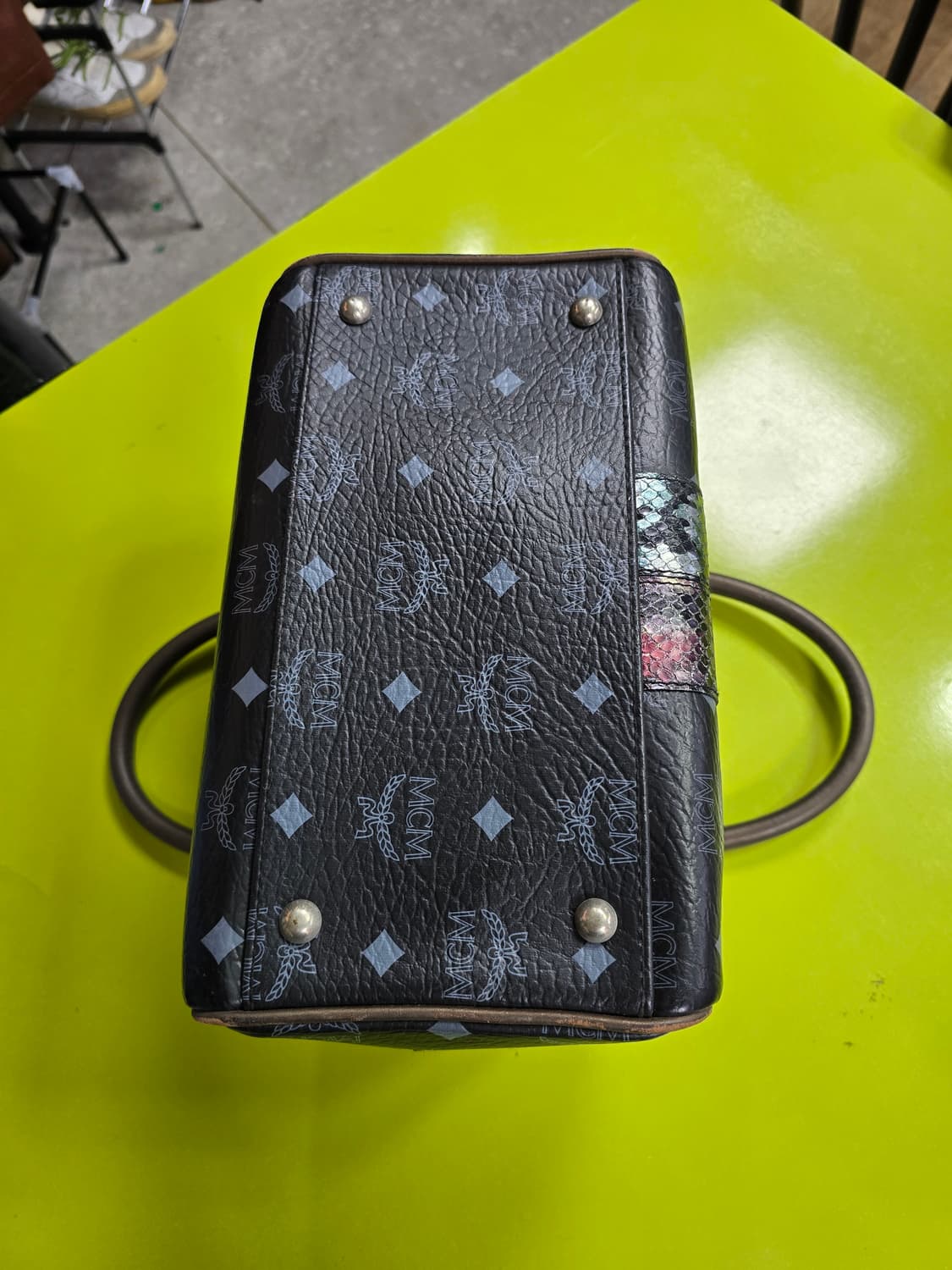 MCM 블랙 보스턴백 라이언 프린팅 (1380) 상품이미지6