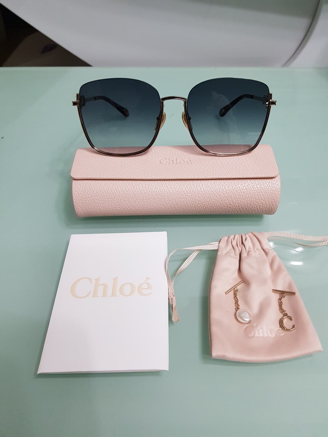 새상품 풀구성)끌로에 24SS참장식 선글라스 상품이미지1