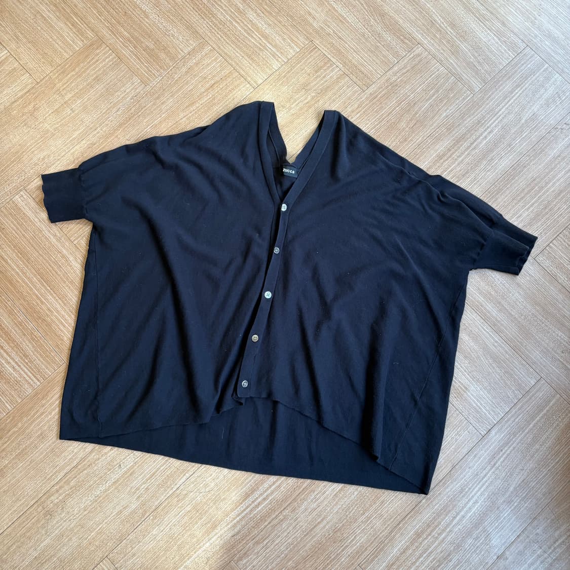 주카 하이 트위스티드 코튼 비대칭 숏 슬리브 가디건 상품이미지1