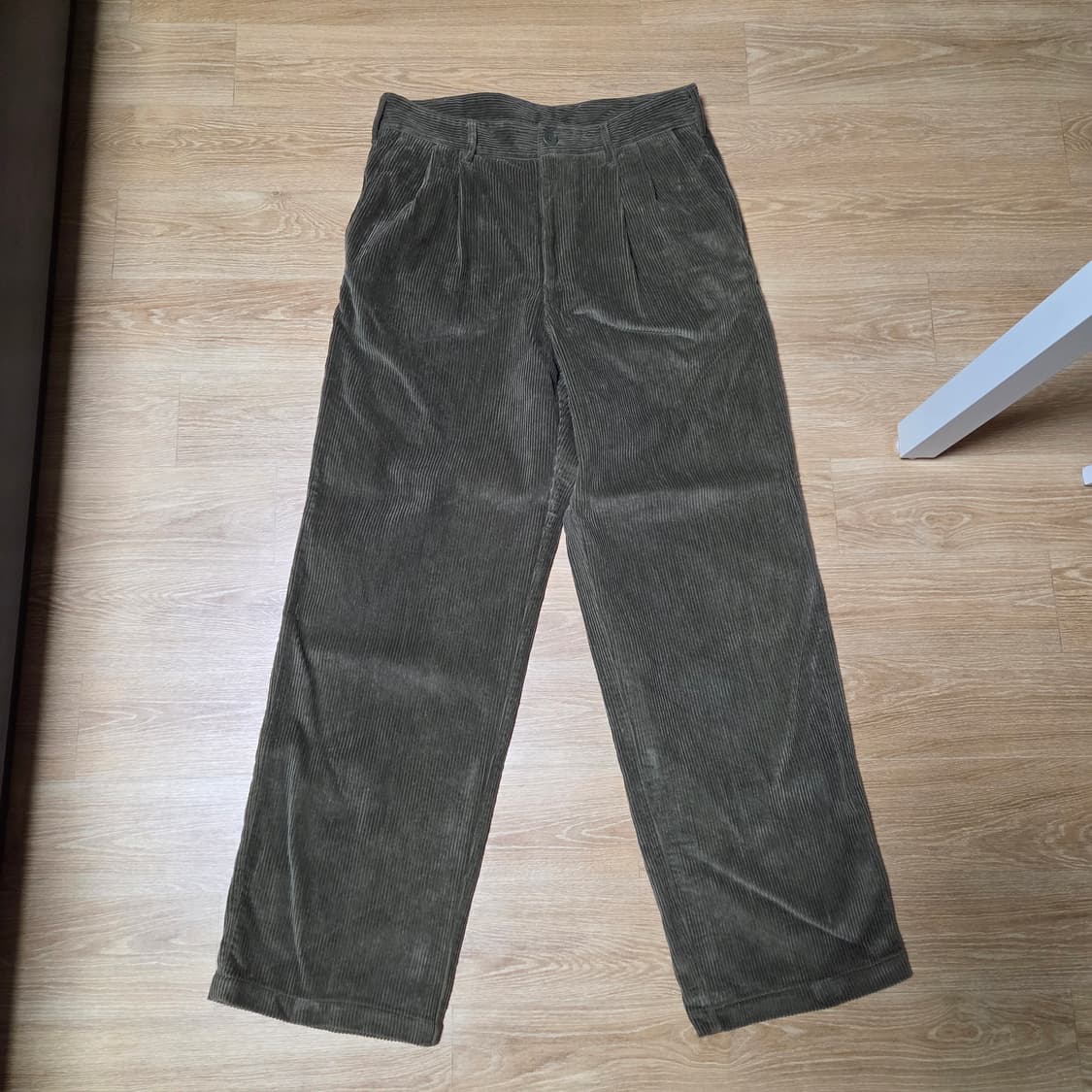 (새제품) [2] 스테디에브리웨어 릴렉스드 코듀로이 팬츠 올리브/ sew 상품이미지1