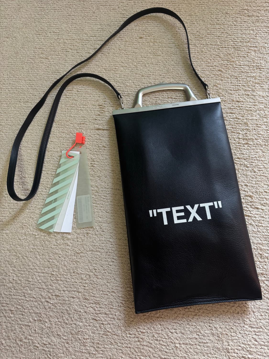 오프화이트 "TEXT" 블랙 가방 숄더백 상품이미지1